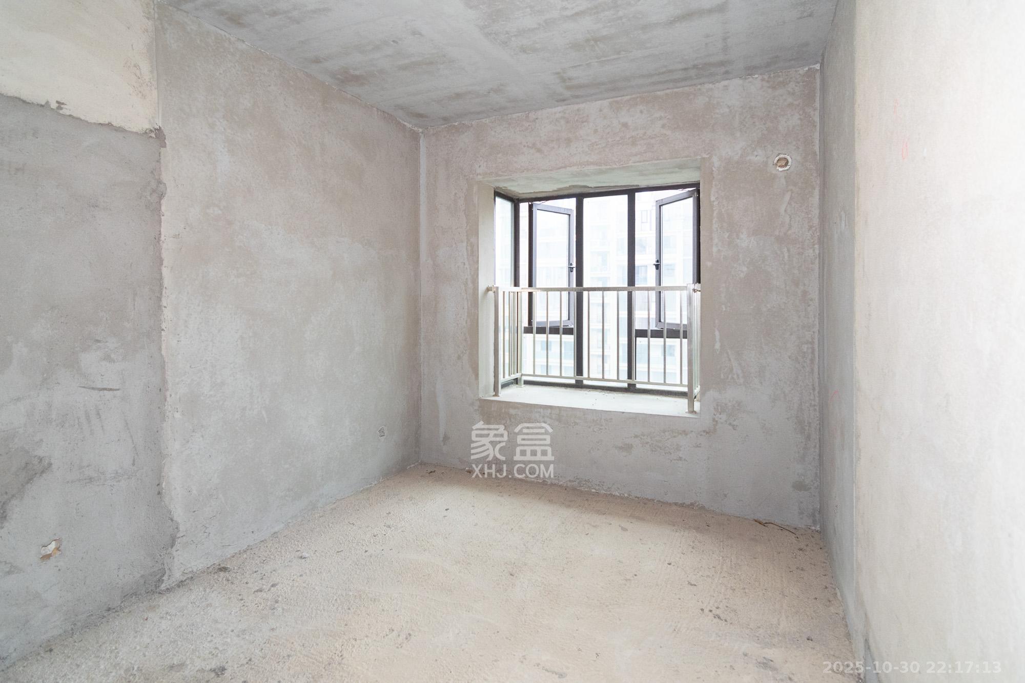 裕田奥莱小镇  3室2厅2卫    70.0万 裕田奥莱小镇  3室2厅2卫    70.0万卧室