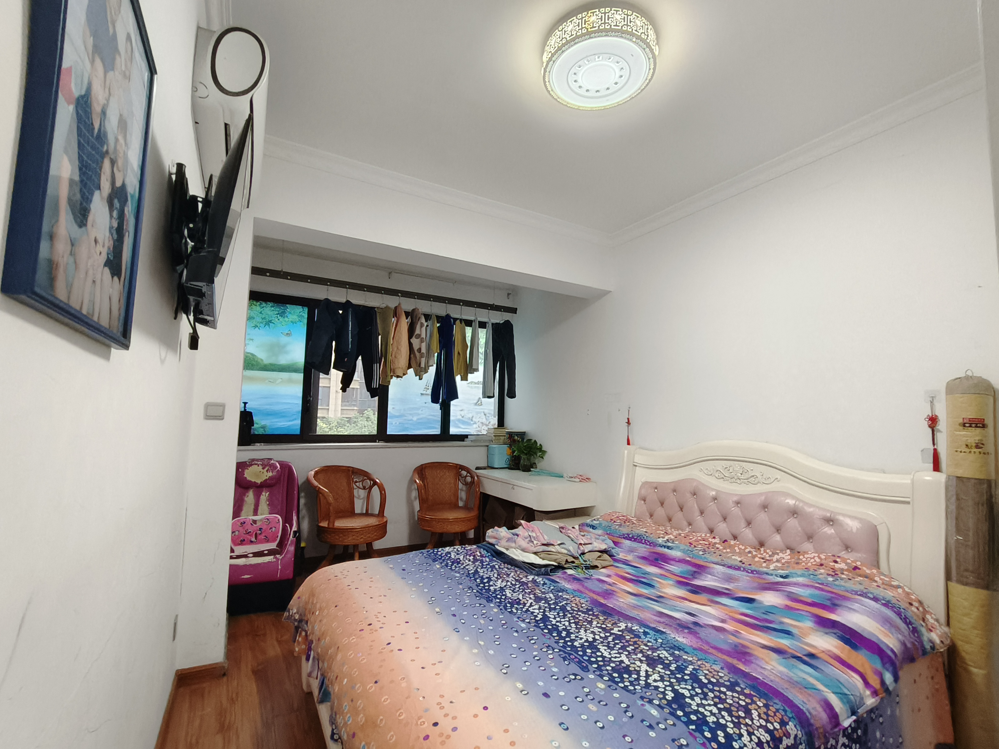 铂金汉宫  3室2厅2卫    56.8万卧室