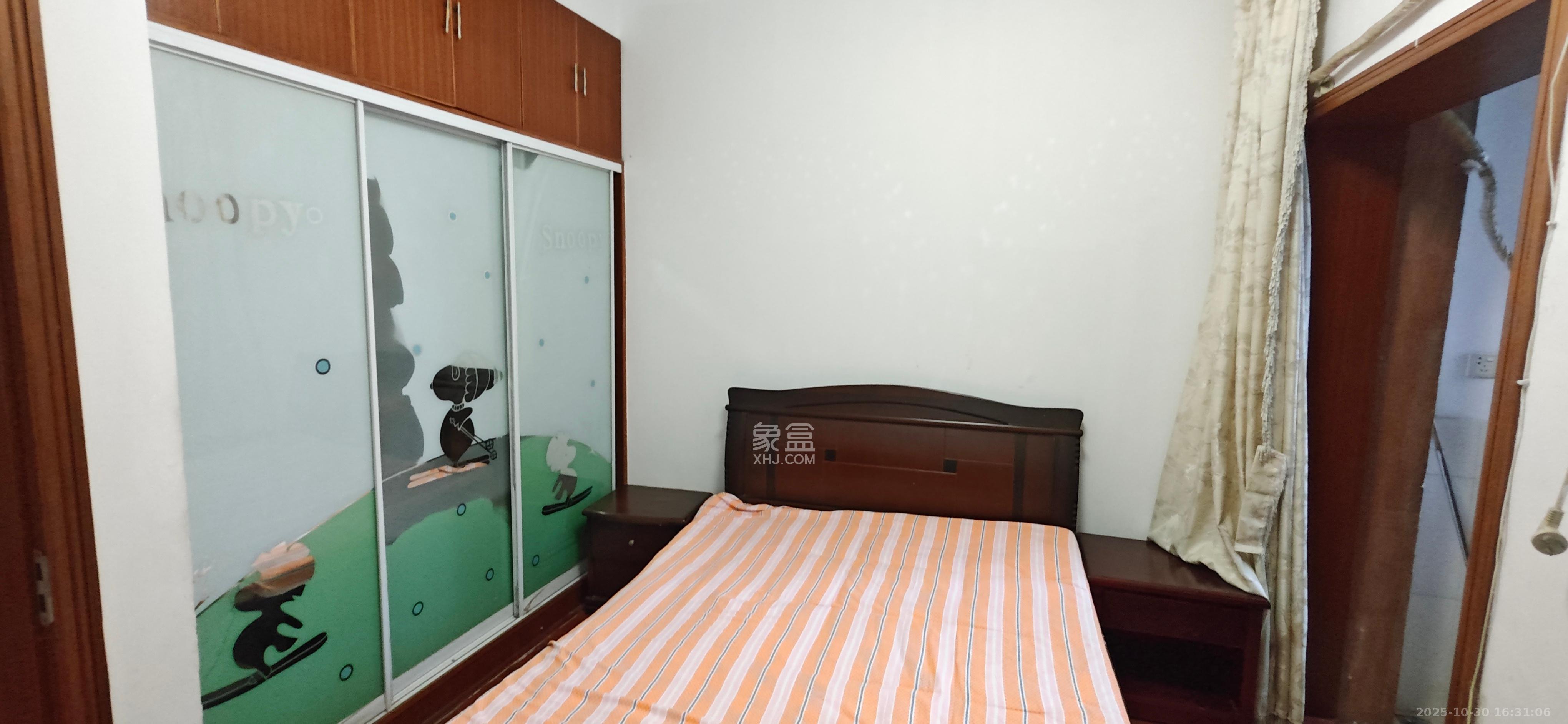 麓谷燕园(燕山公寓)  2室2厅1卫    2000.0元/月 麓谷燕园(燕山公寓)  2室2厅1卫    2000.0元/月室内图