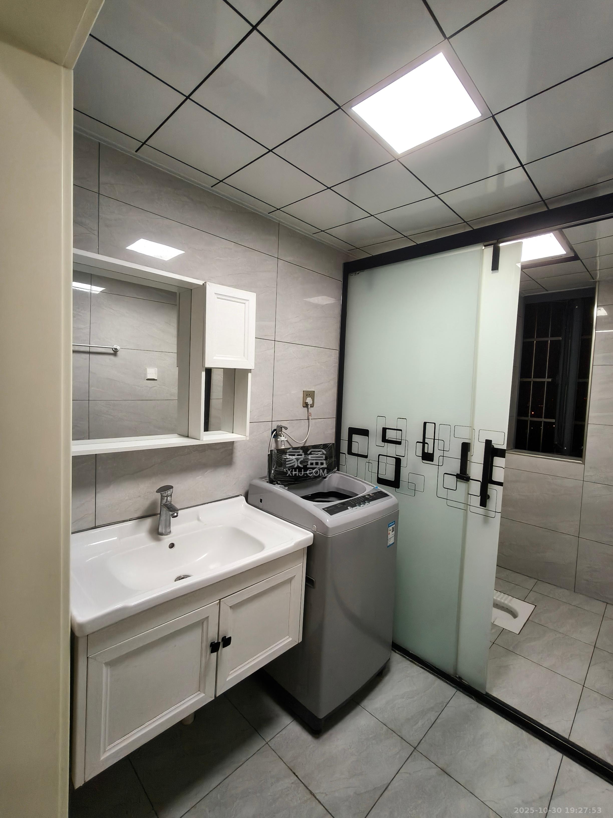 星城新宇川河苑  3室2厅2卫    2400.0元/月室内图