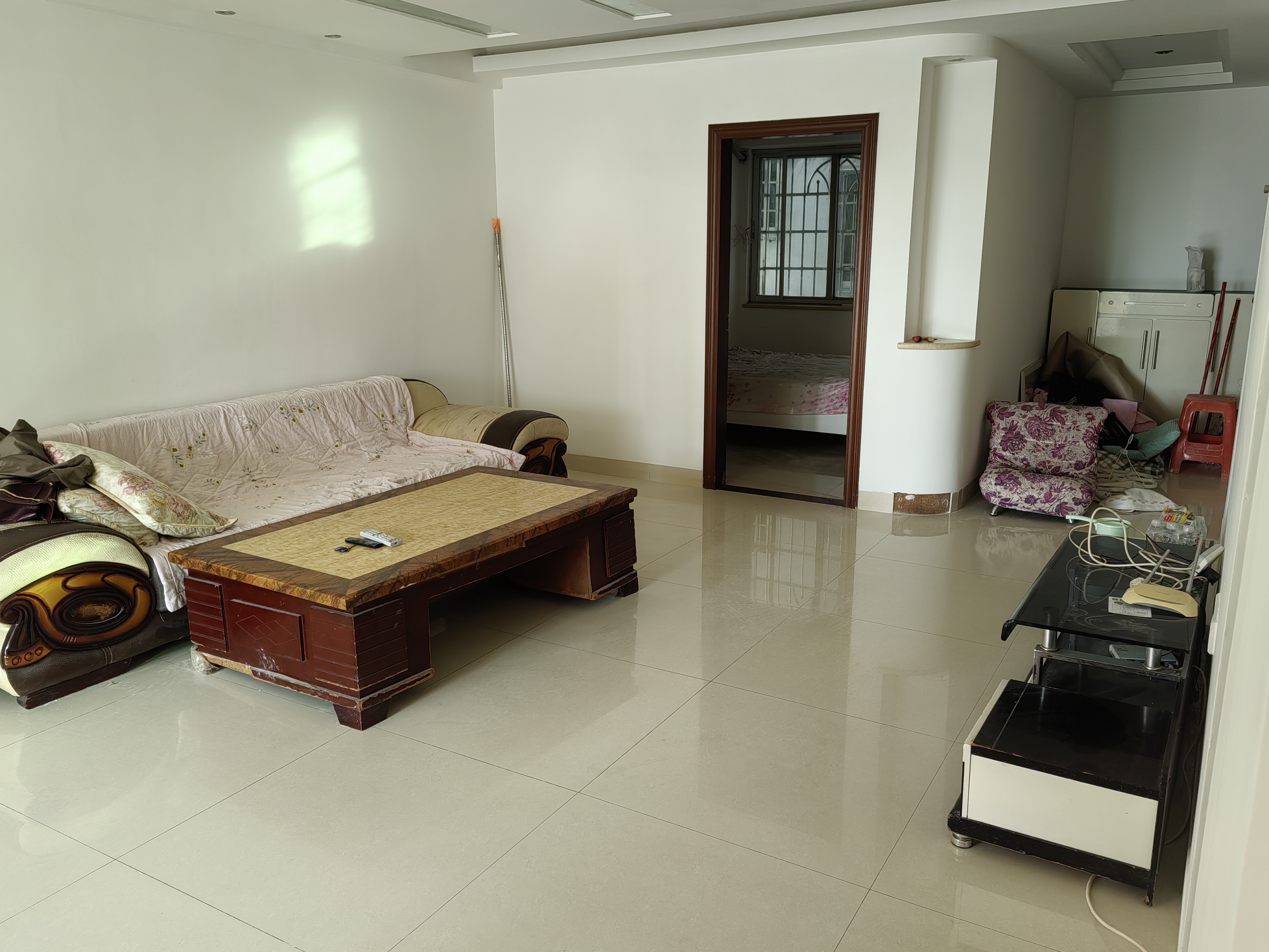 矿冶大厦 3室2厅1卫 2700.0元/月 矿冶大厦 3室2厅1卫 2700.0元/月室内图