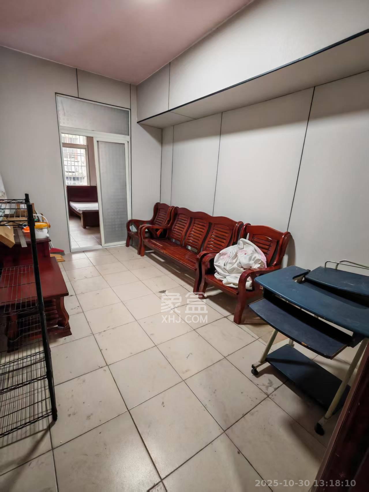 梅岭村  2室2厅1卫    1700.0元/月室内图