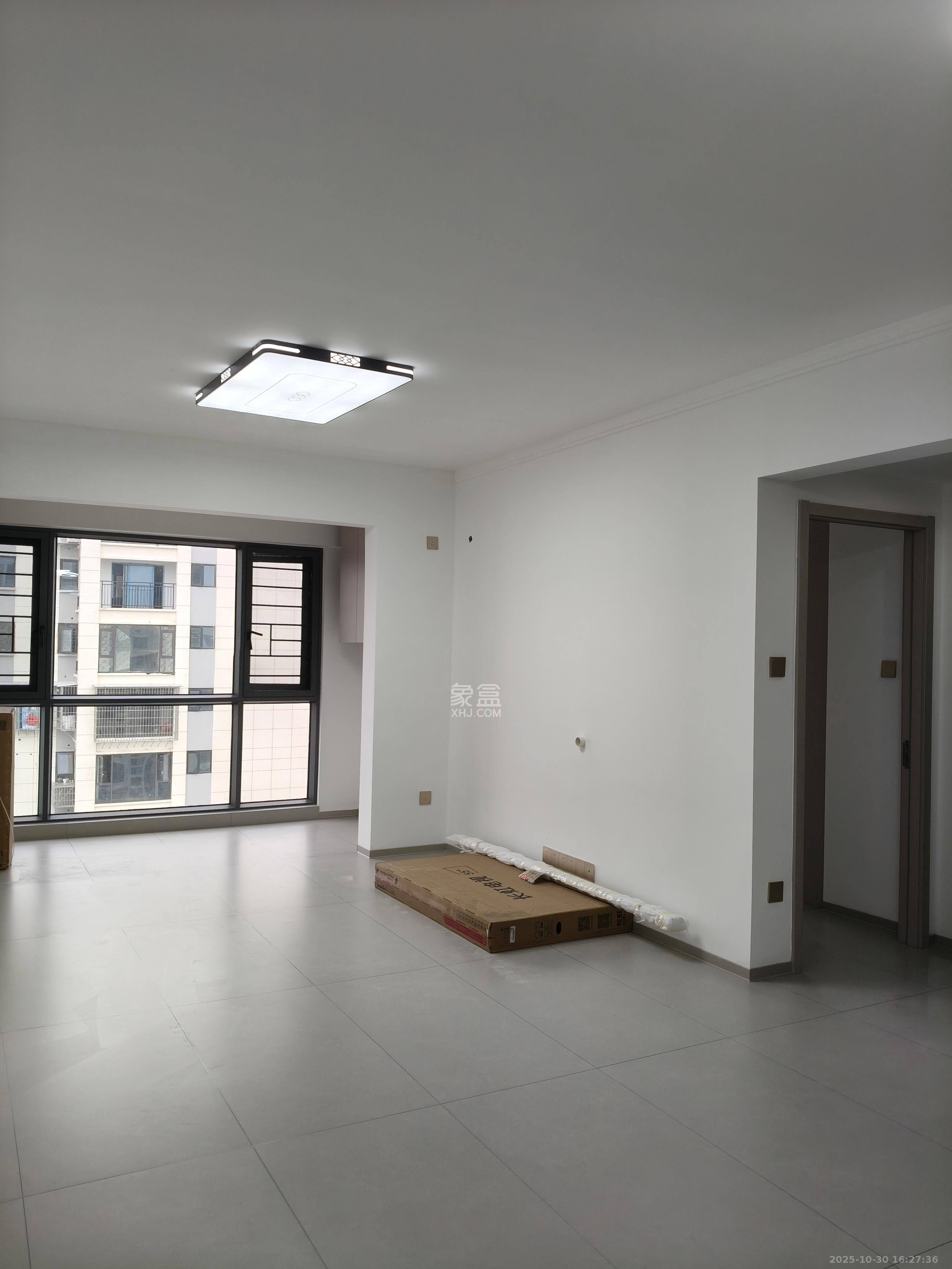 和景家园二期  2室2厅1卫    1900.0元/月 和景家园二期  2室2厅1卫    1900.0元/月室内图1