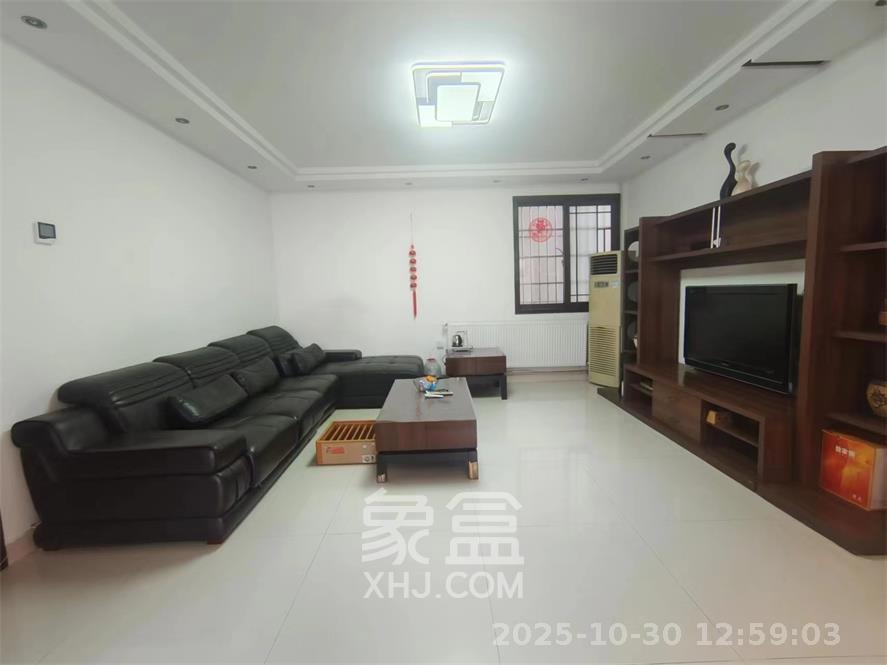 阳光100一期、四五期  4室2厅2卫    2800.0元/月 阳光100一期、四五期  4室2厅2卫    2800.0元/月室内图