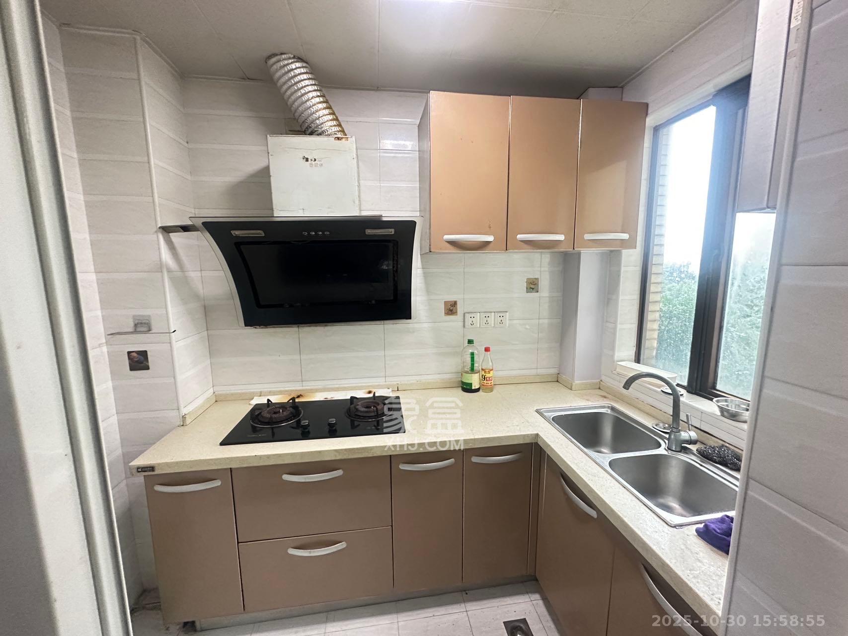 高信向日葵  3室2厅1卫    2500.0元/月室内图