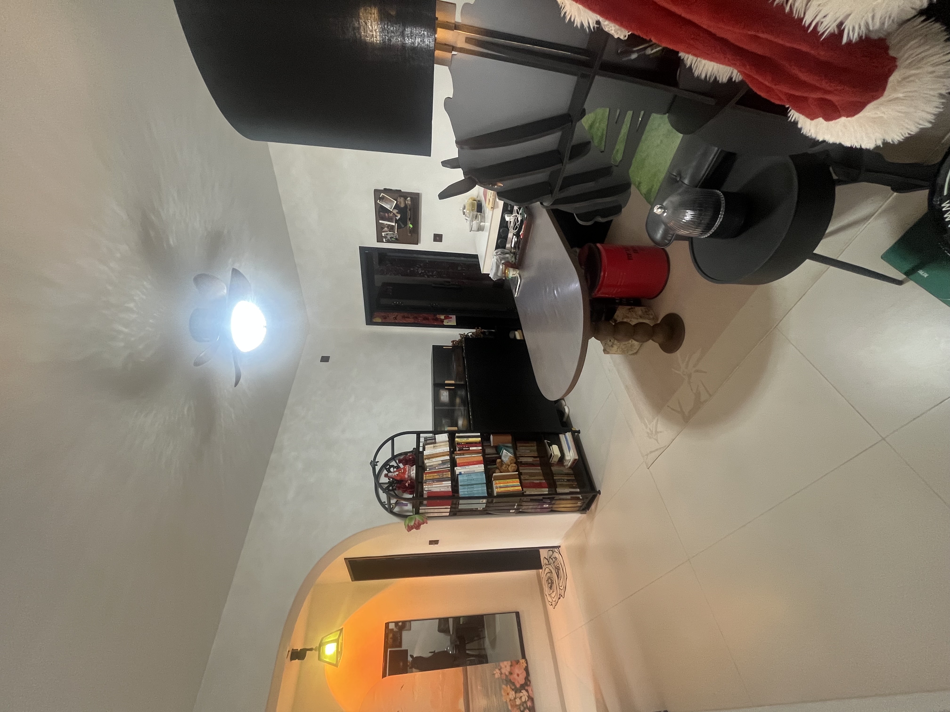 壹号公馆  1室0厅0卫    35.0万客厅