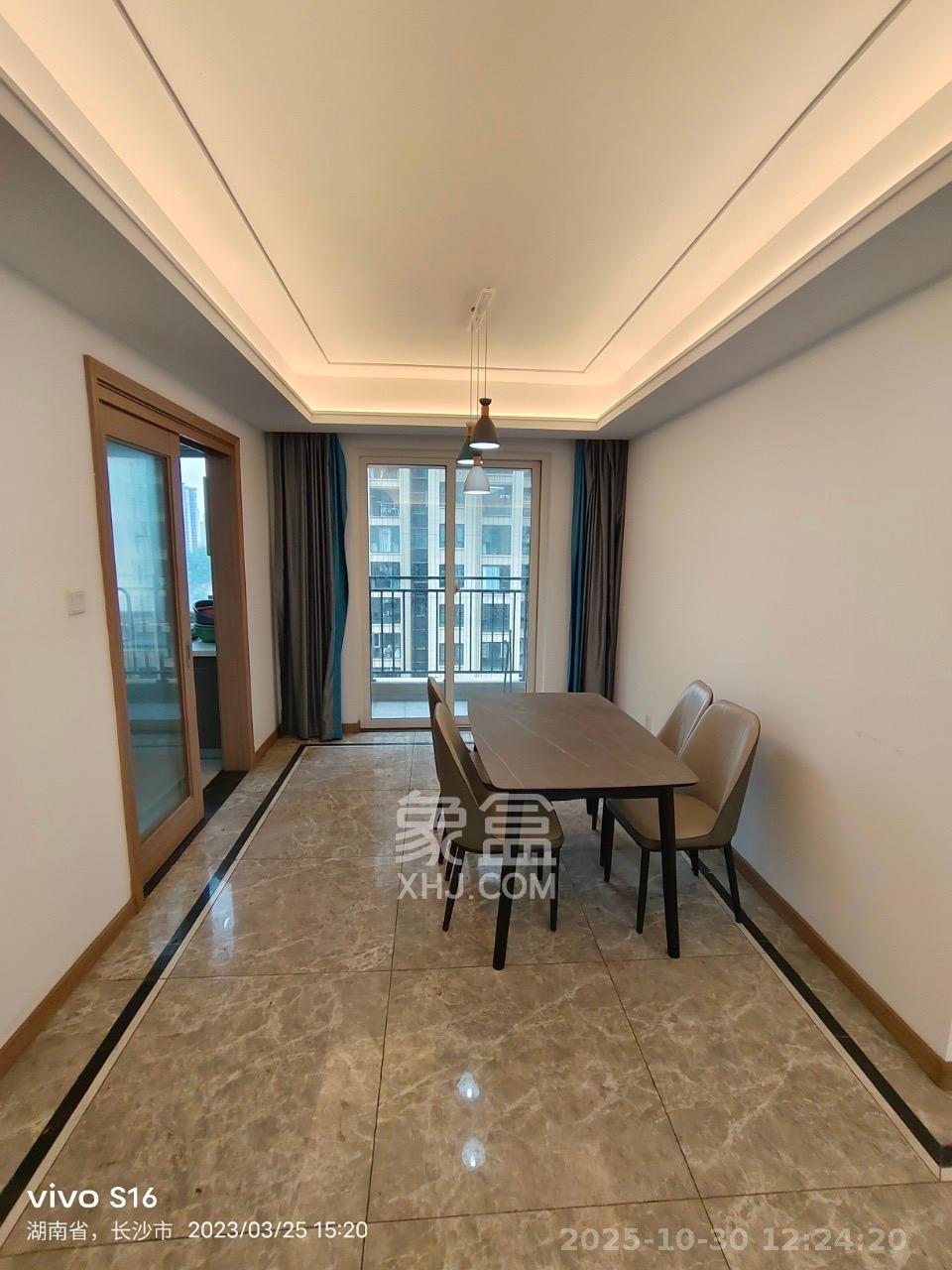 金地铂悦  4室2厅2卫    2800.0元/月室内图