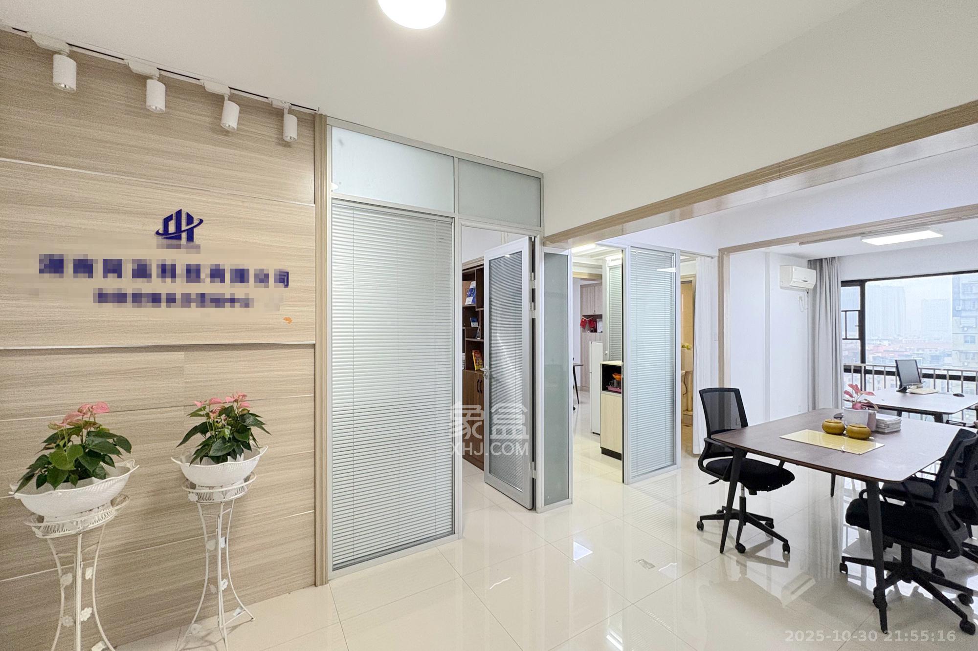 锦泰东环国际 2室2厅1卫 86.0万 锦泰东环国际 2室2厅1卫 86.0万客厅