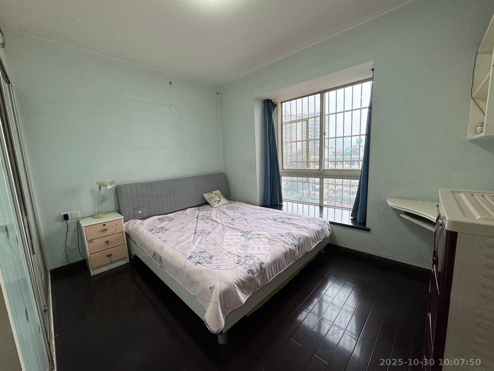 金碧文华  2室2厅1卫    2000.0元/月