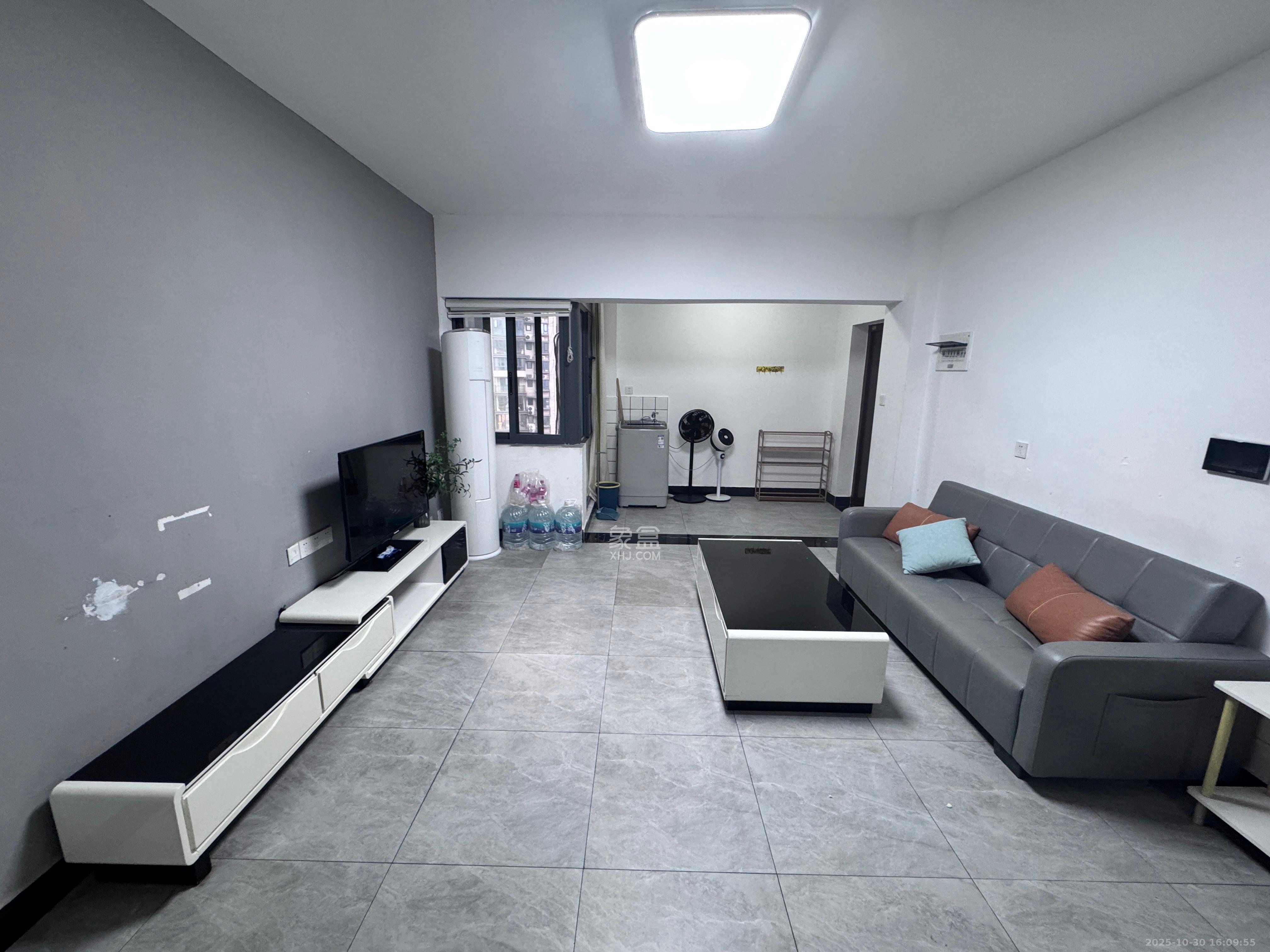 华银南苑融域  3室2厅1卫    2600.0元/月