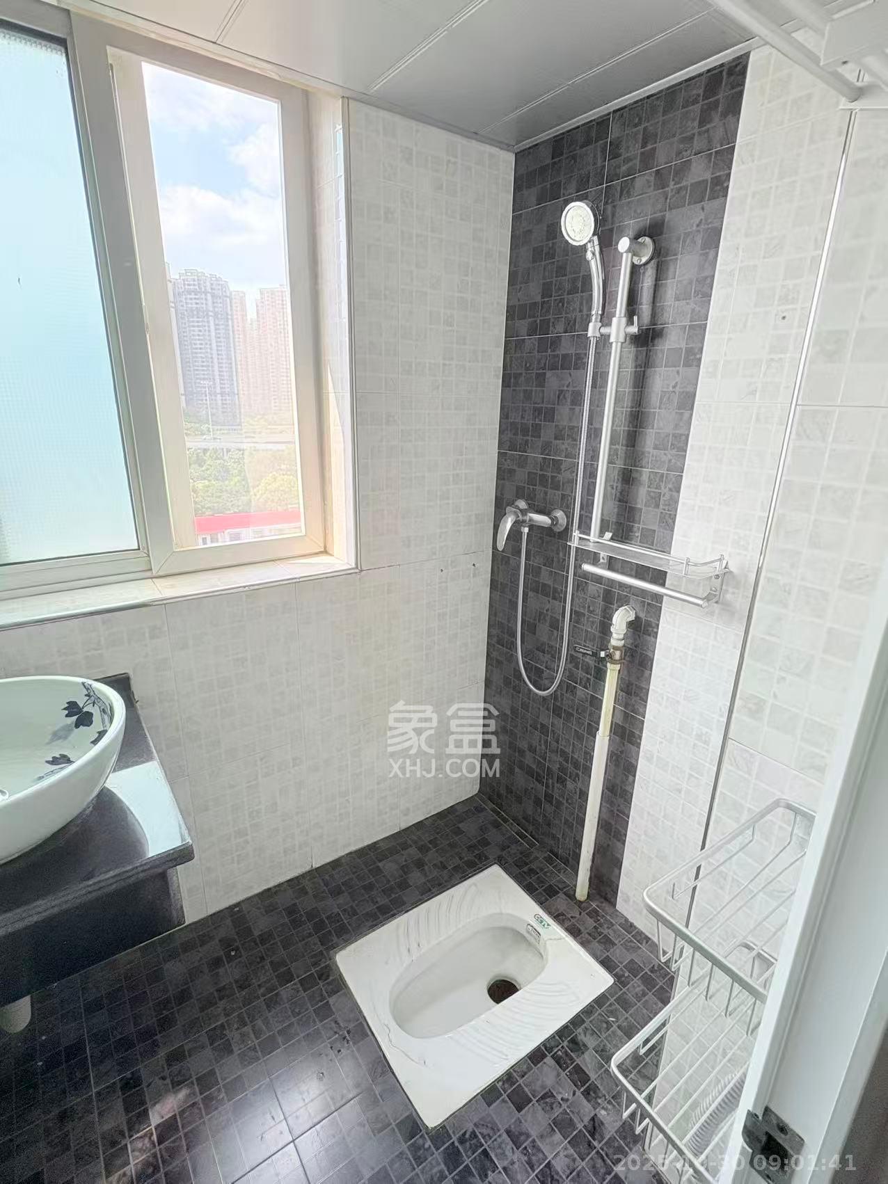 江景阳光  1室0厅0卫    1700.0元/月室内图