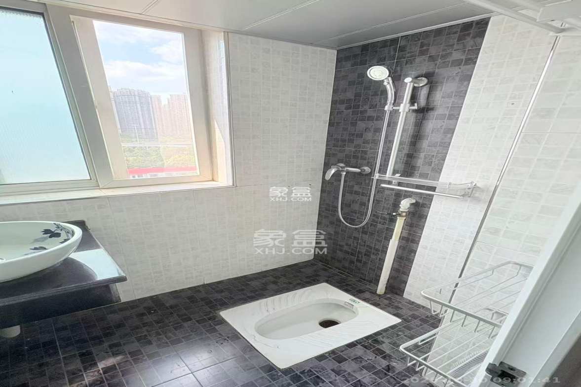 江景阳光  1室0厅0卫    1700.0元/月 江景阳光  1室0厅0卫    1700.0元/月室内图