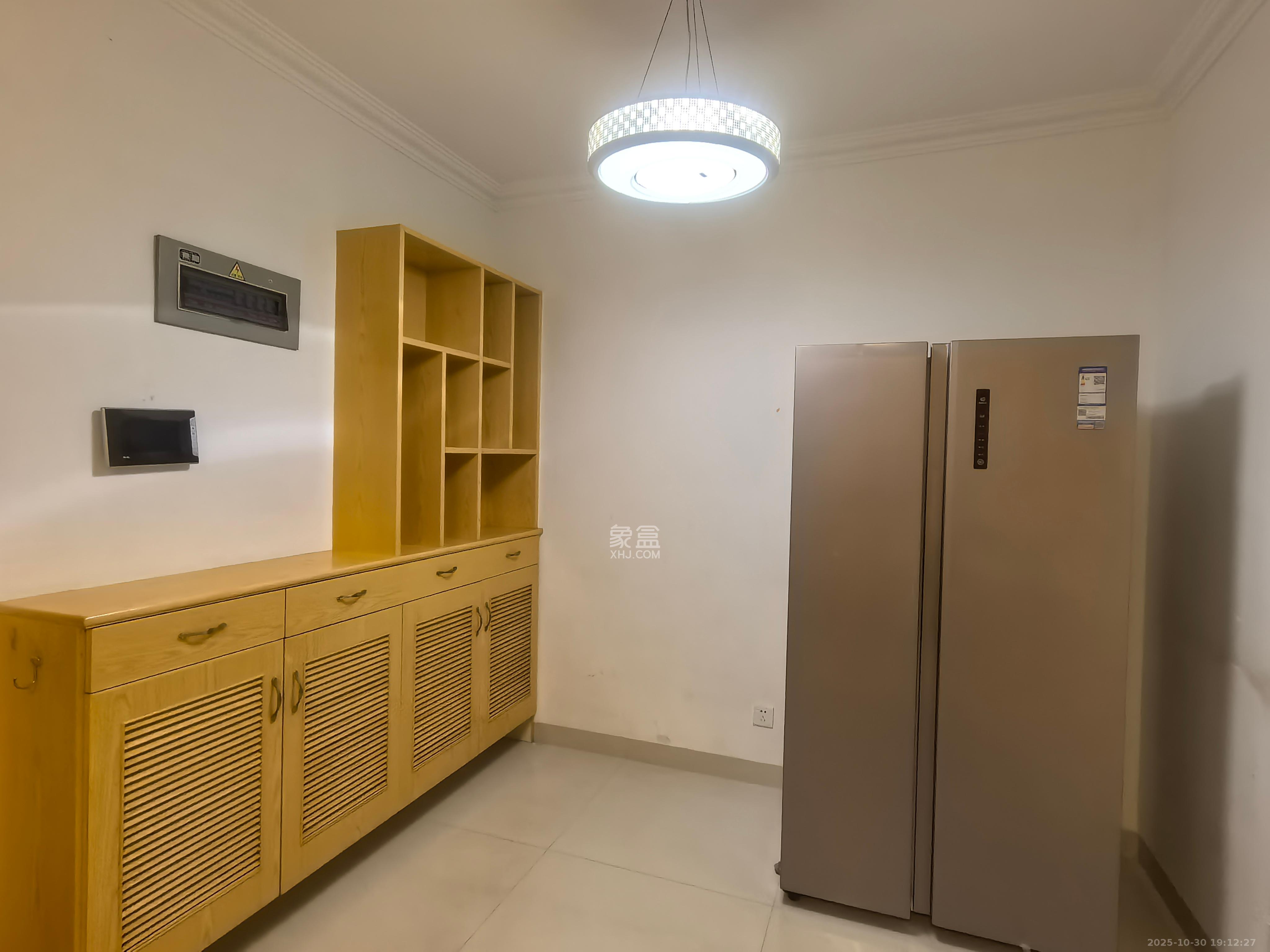 深业睿城  3室2厅1卫    1900.0元/月 深业睿城  3室2厅1卫    1900.0元/月室内图