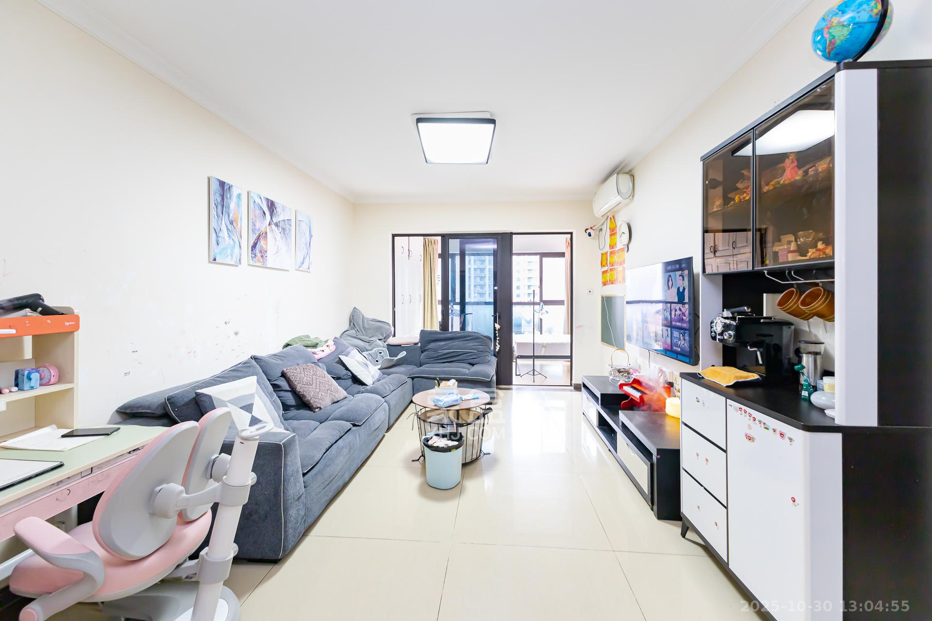 时代倾城二期  2室2厅1卫    67.0万客厅