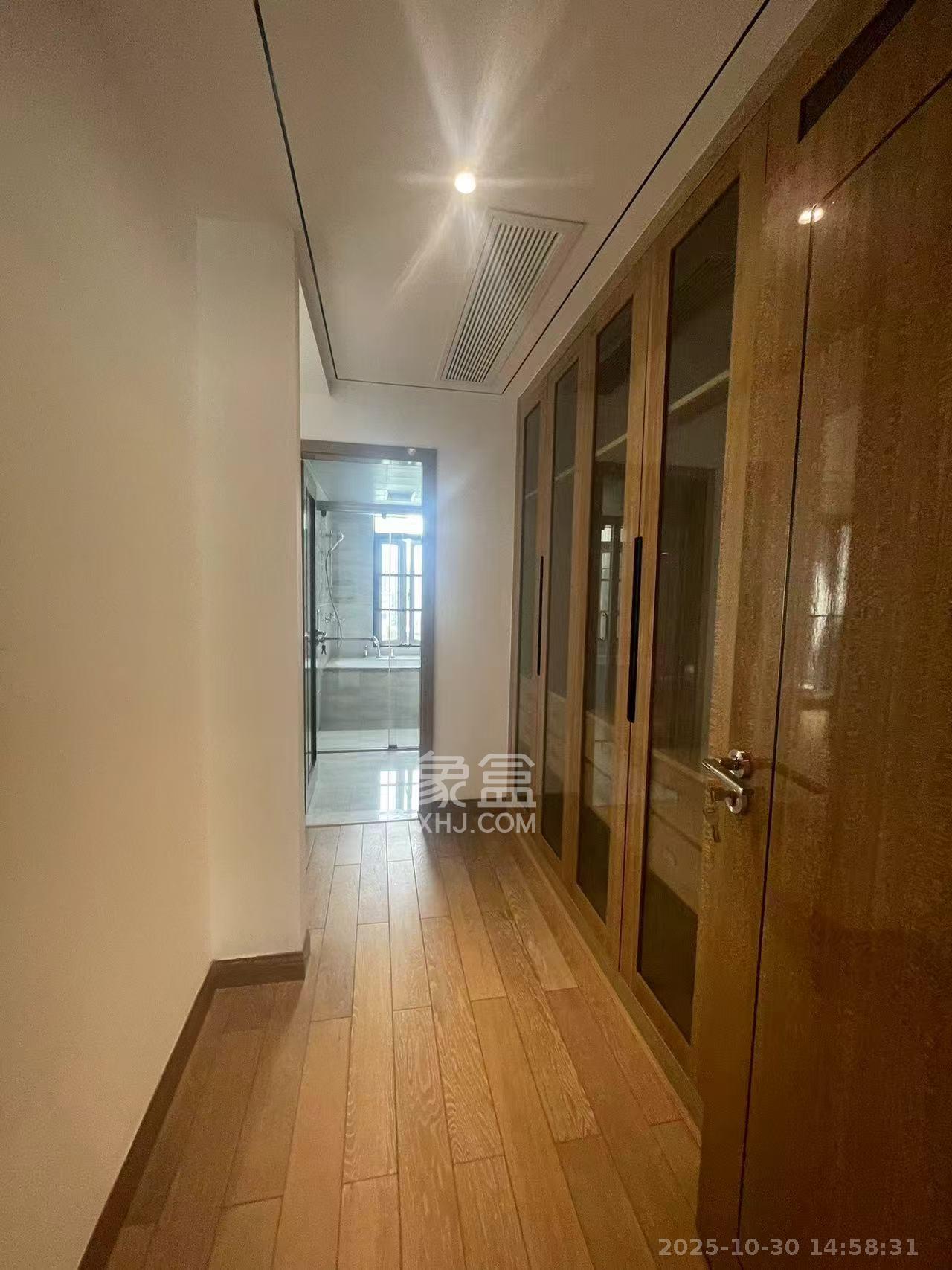 恒伟西雅韵  3室2厅2卫    5000.0元/月室内图