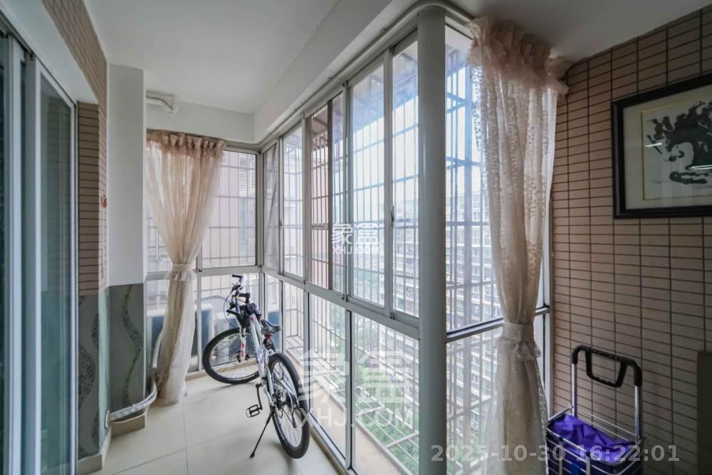 城市山水豪园（山水城市风景）  3室2厅2卫    3000.0元/月室内图