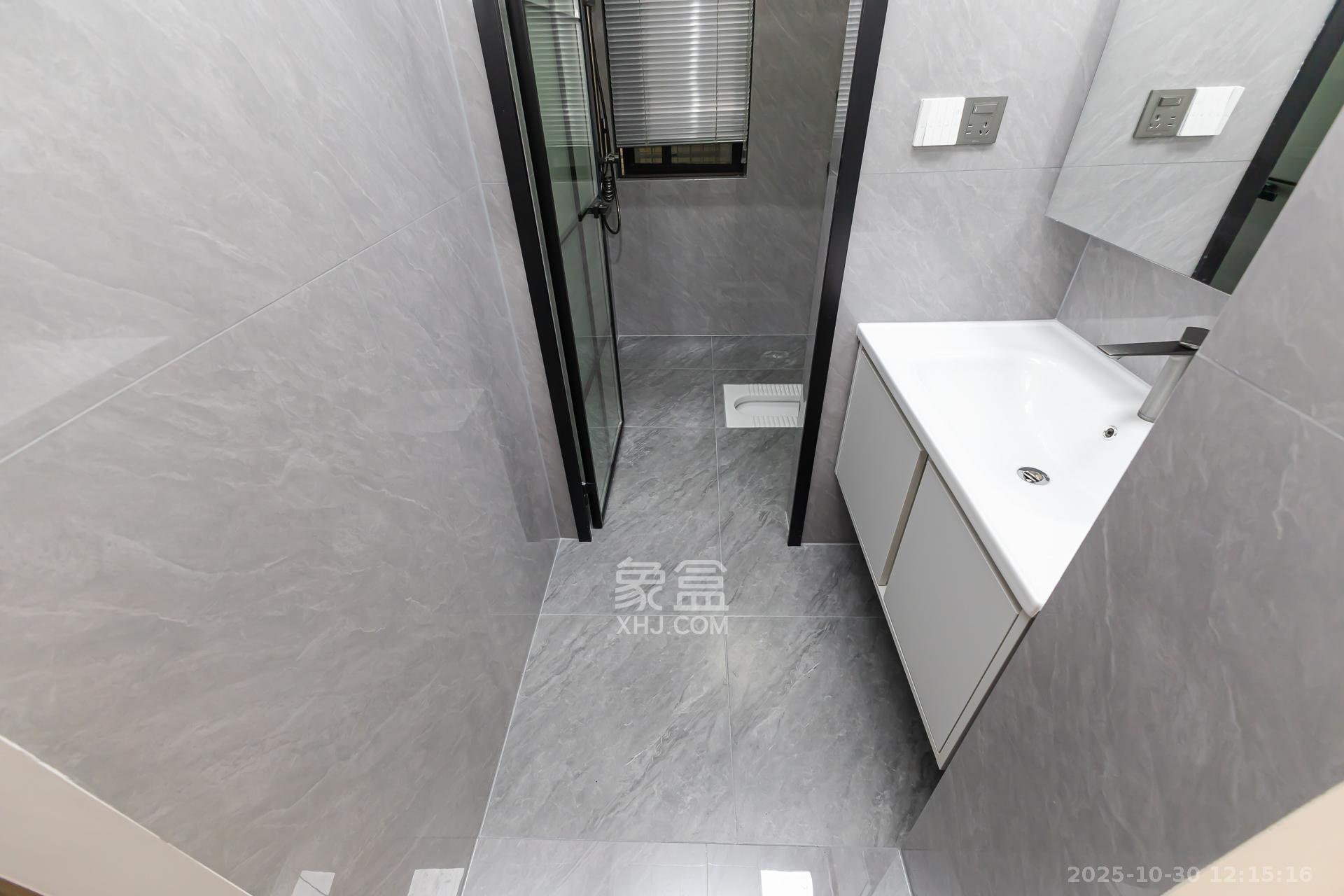 乾源国际  3室2厅2卫    89.8万卫生间