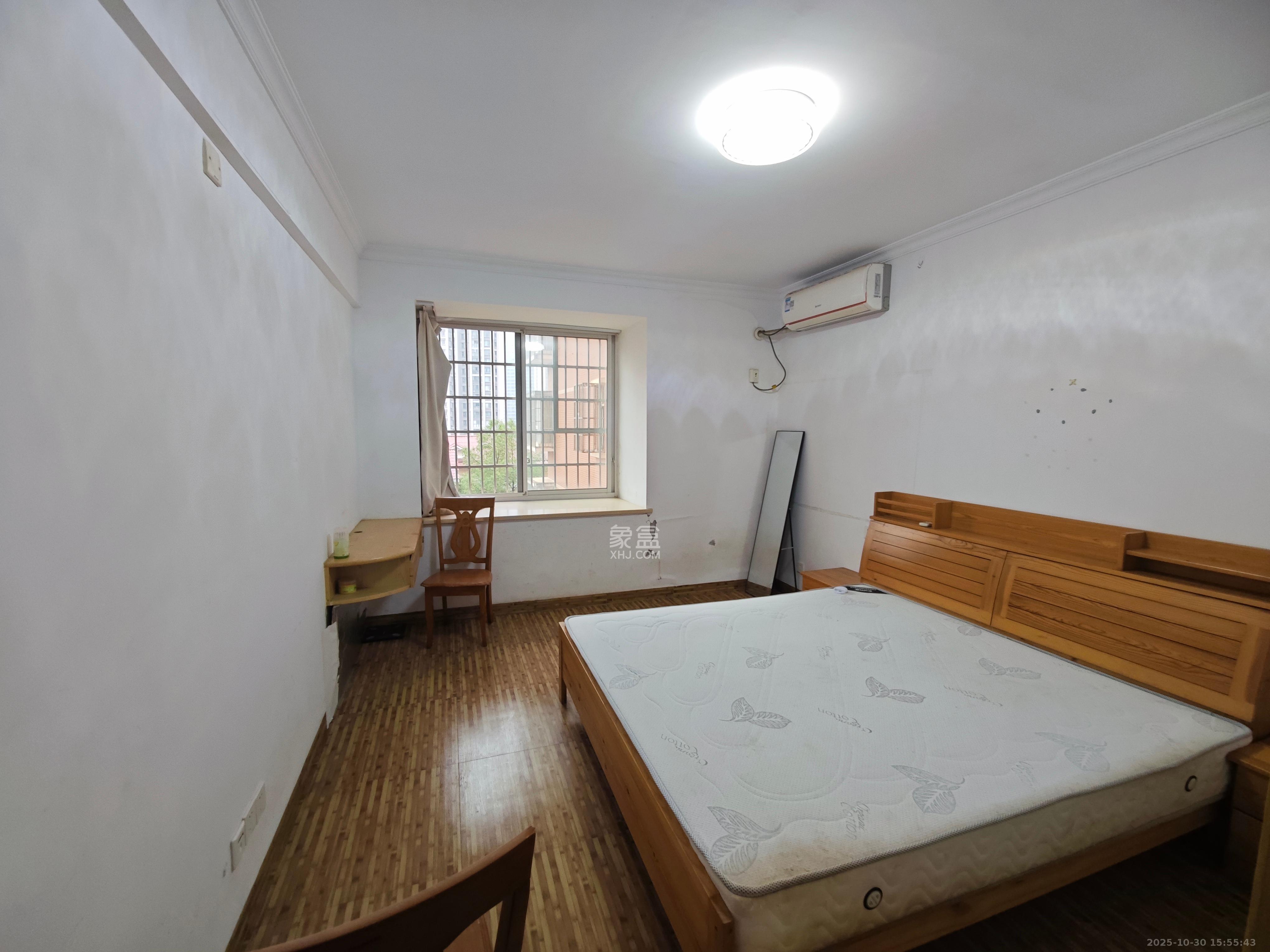 润芳园  3室2厅2卫    1900.0元/月室内图