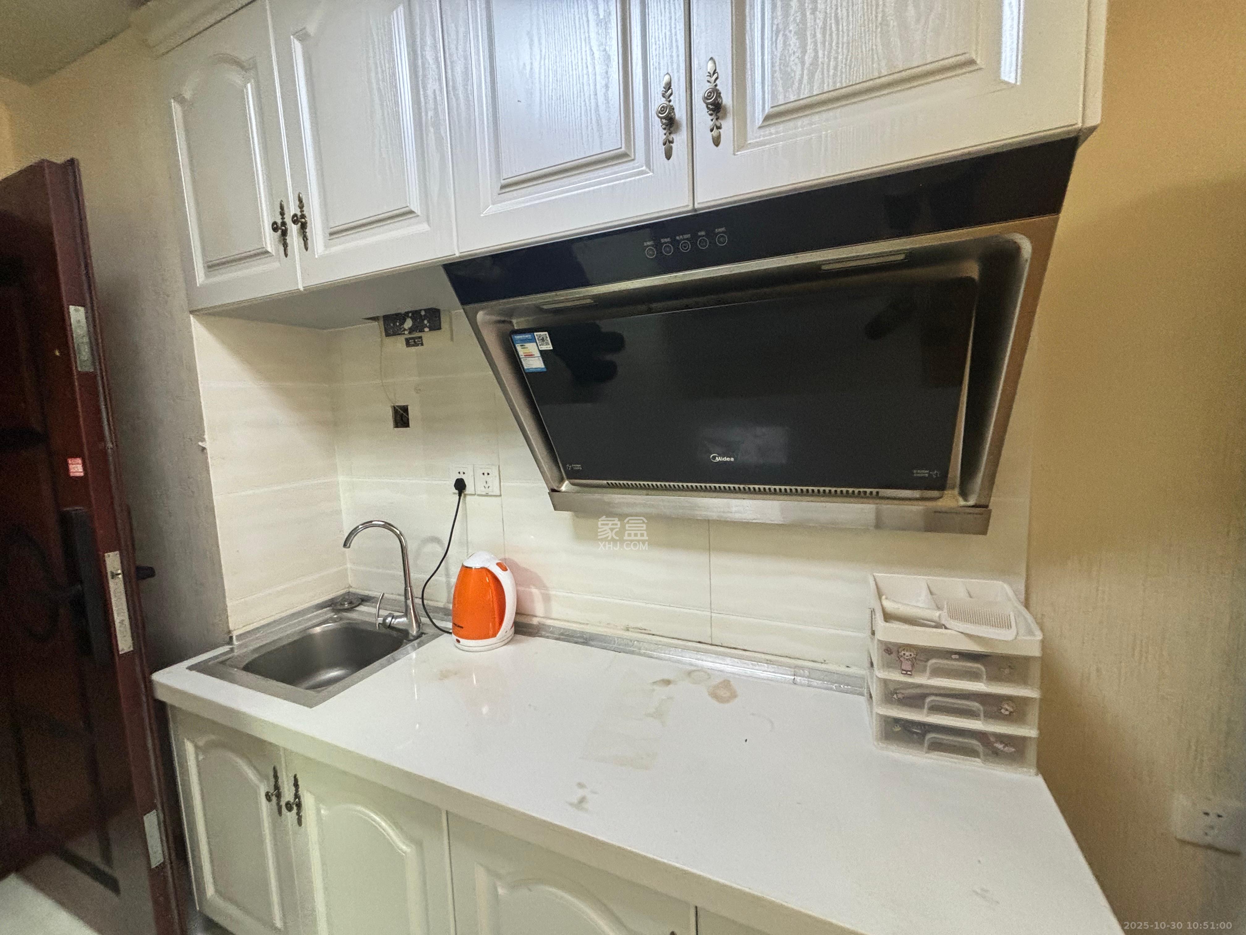 乐尚城 1室1厅1卫 1600.0元/月 乐尚城 1室1厅1卫 1600.0元/月室内图