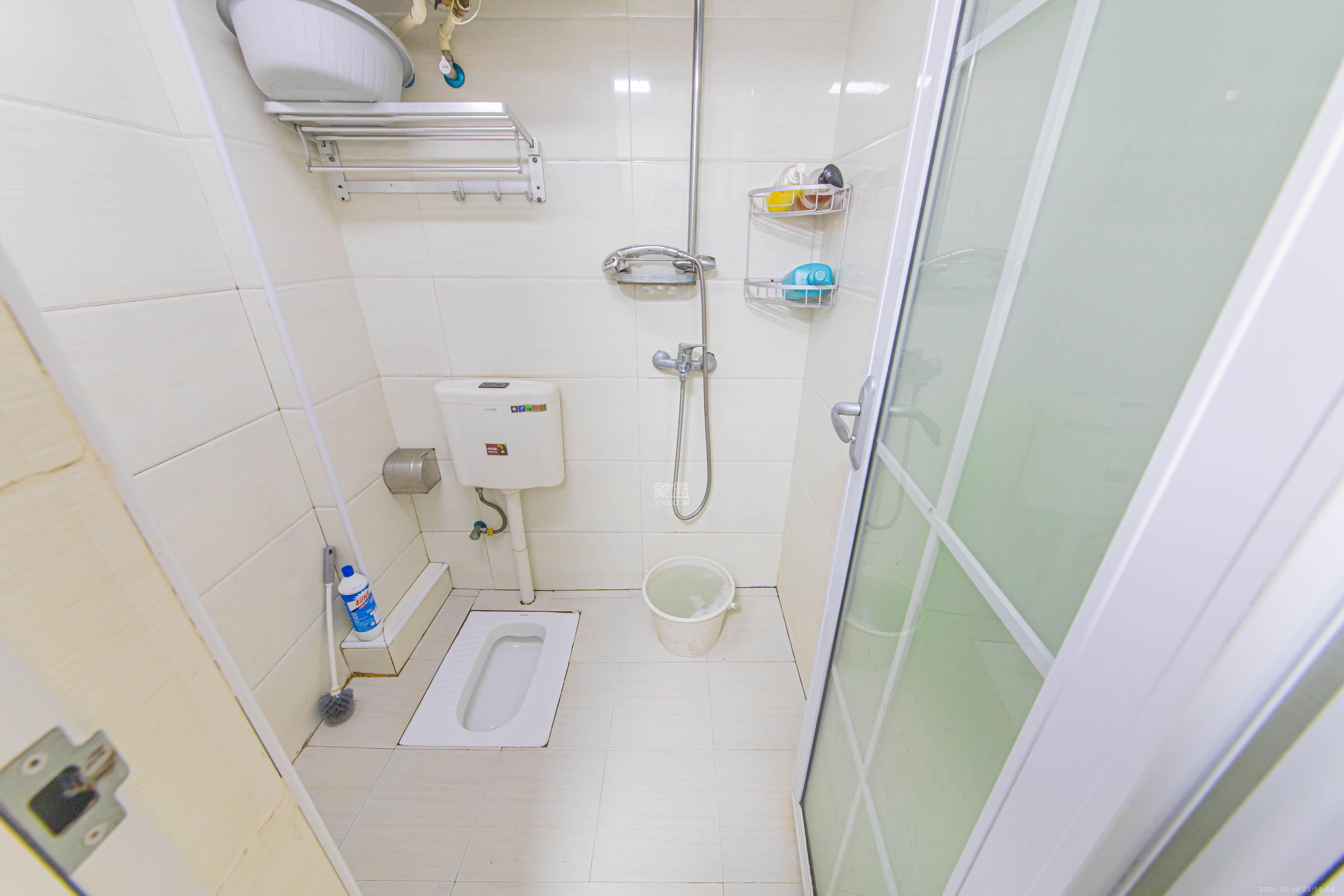 中建芙蓉嘉苑  1室1厅1卫    17.5万卫生间