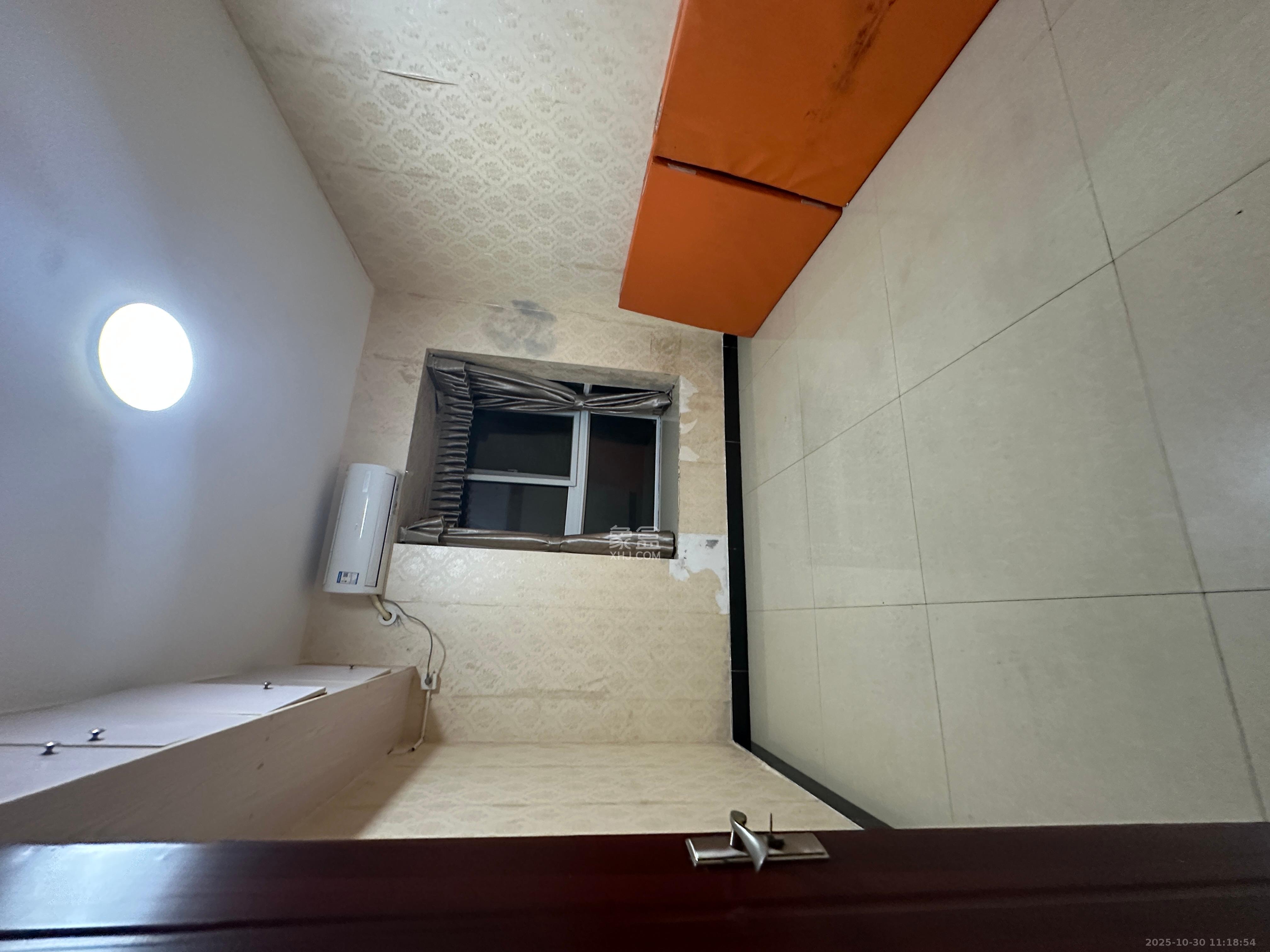 麓景裕园  4室2厅1卫    2600.0元/月室内图