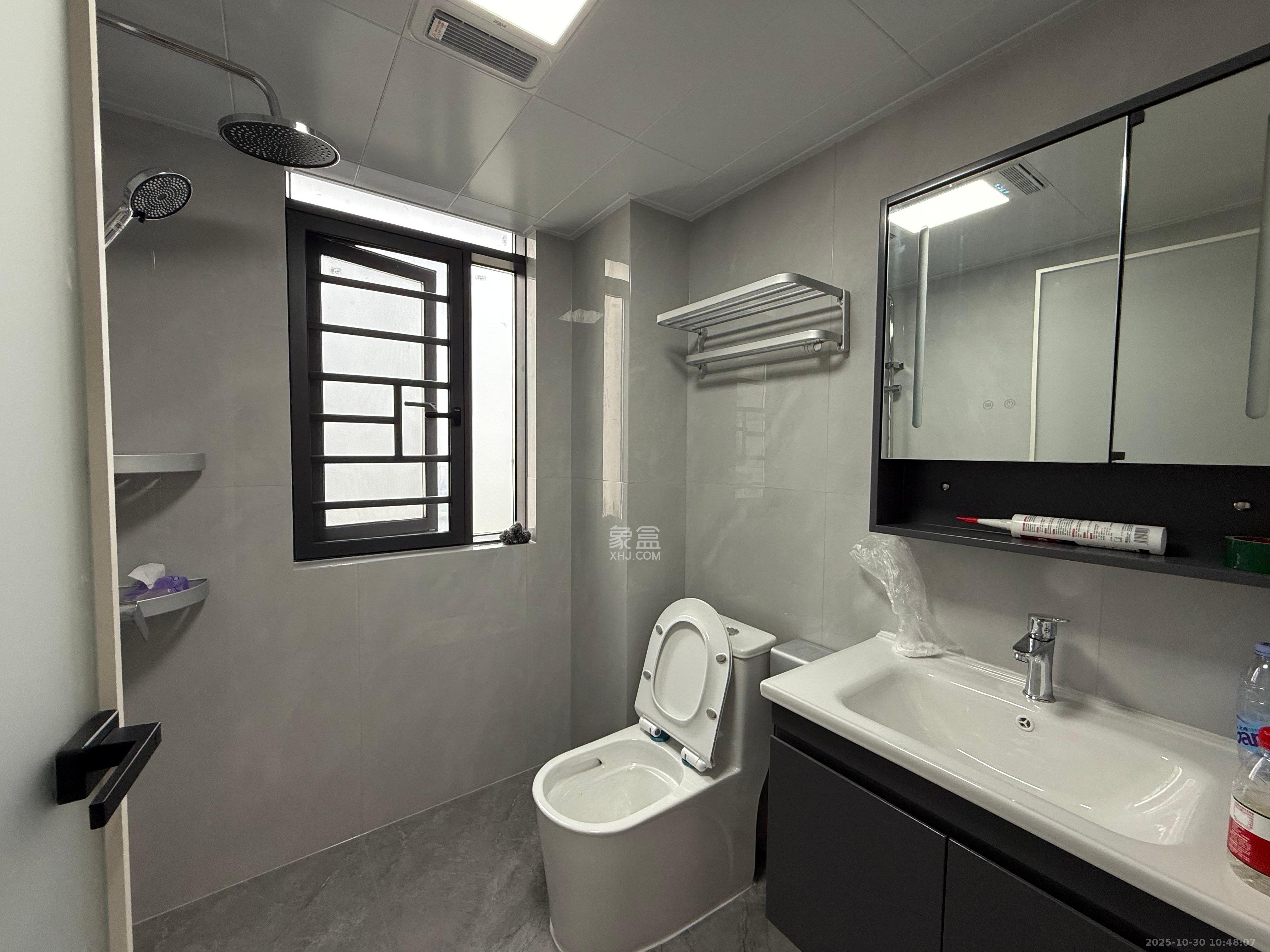 和景家园二期  2室1厅1卫    2600.0元/月 和景家园二期  2室1厅1卫    2600.0元/月室内图