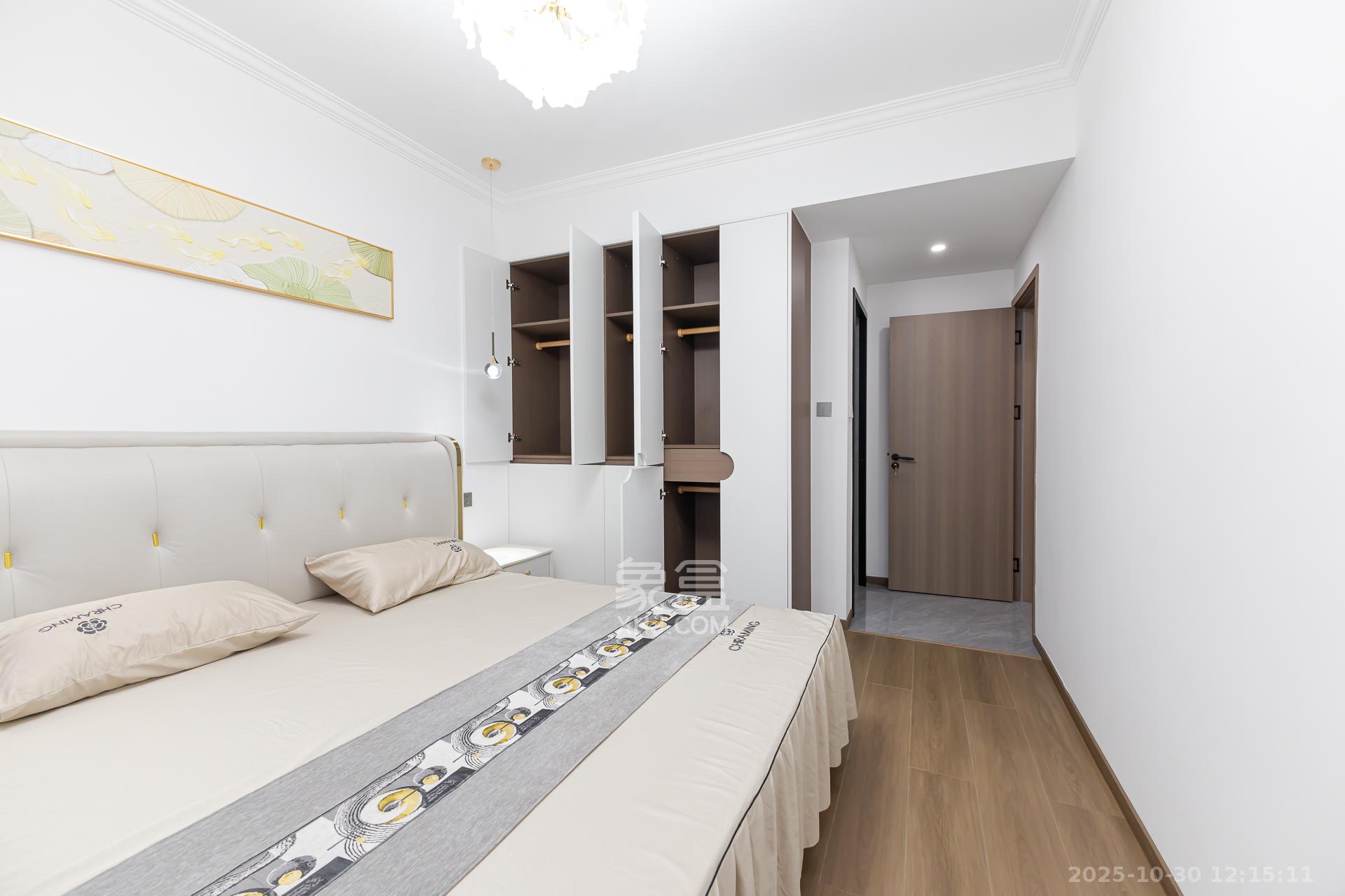 乾源国际  3室2厅2卫    89.8万卧室