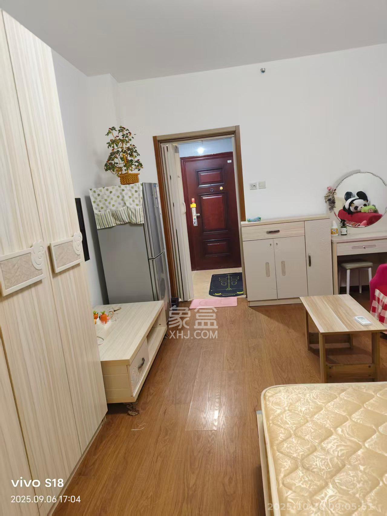 花漾年华（桂花园）  1室1厅1卫    1100.0元/月室内图