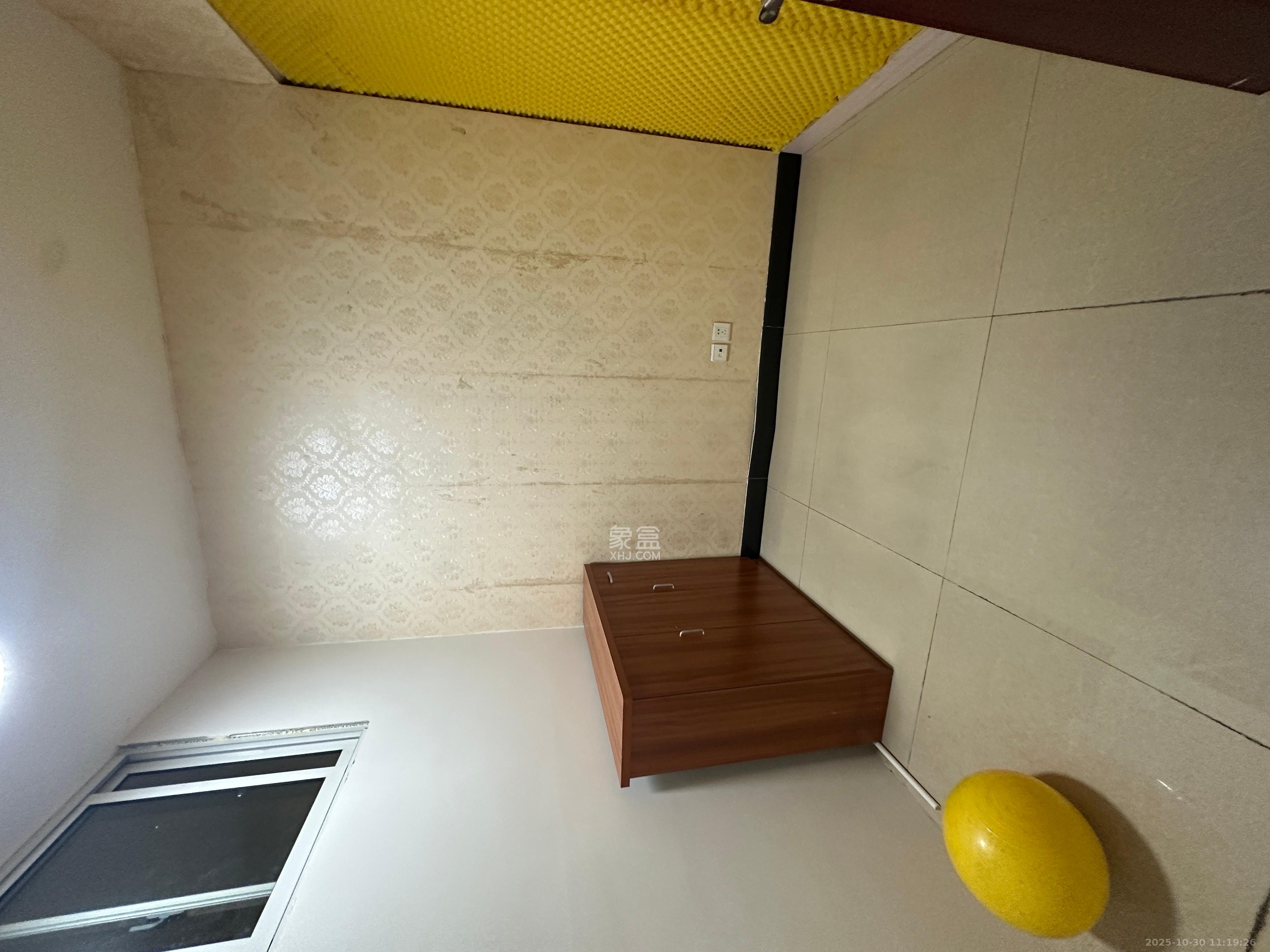 麓景裕园  4室2厅1卫    2600.0元/月室内图