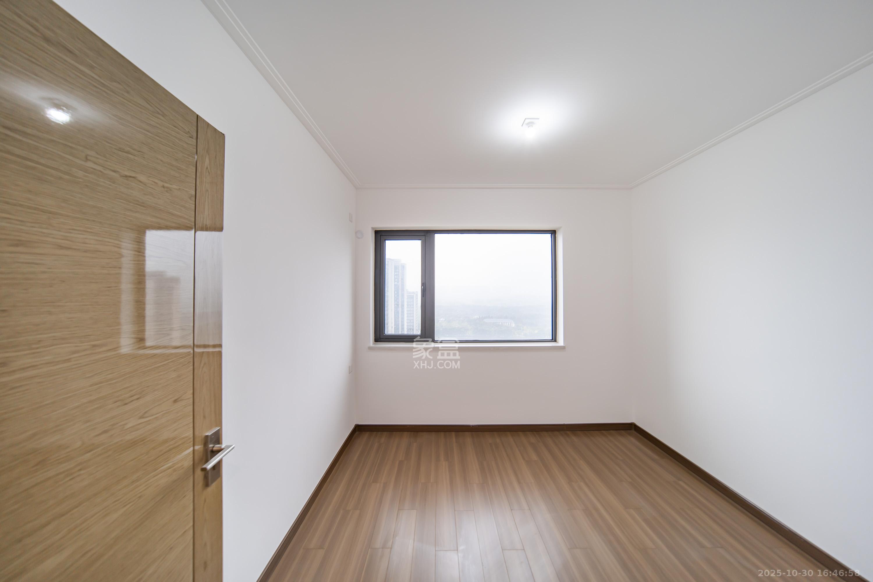 保利天汇  4室2厅2卫    186.8万卧室