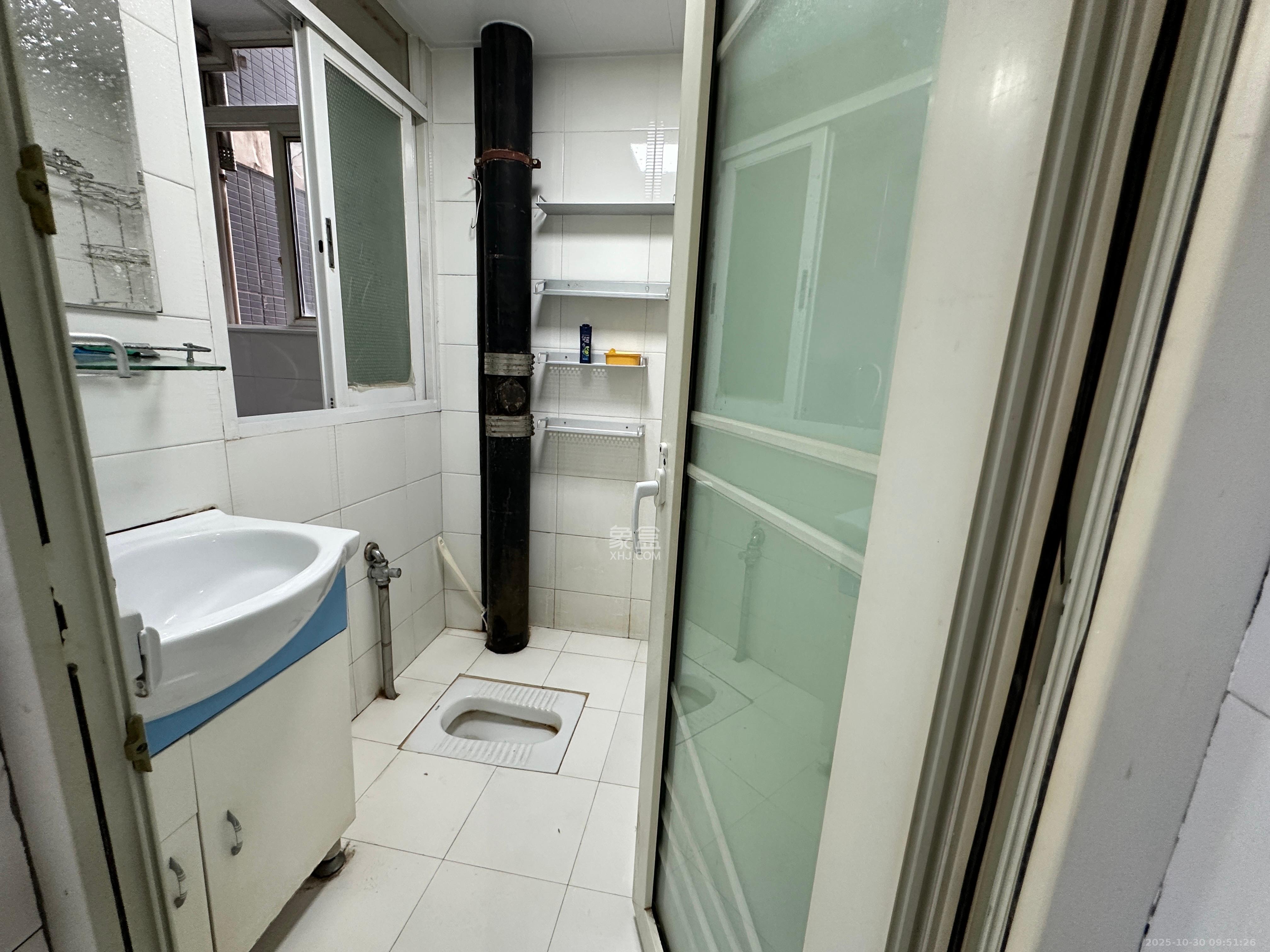 芙蓉公馆  2室2厅1卫    2600.0元/月 芙蓉公馆  2室2厅1卫    2600.0元/月室内图