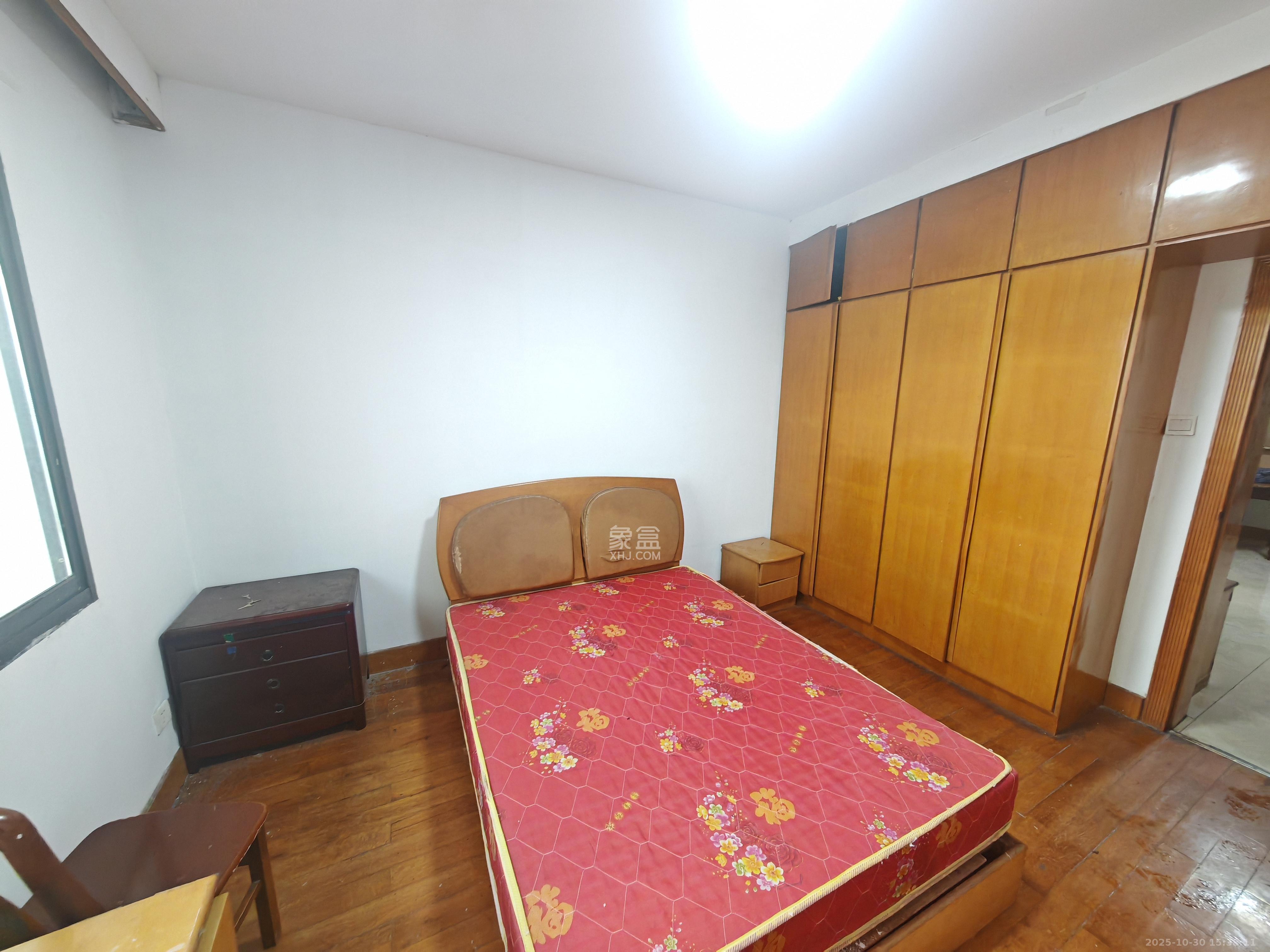 西湖新村  2室1厅1卫    1500.0元/月 西湖新村  2室1厅1卫    1500.0元/月室内图