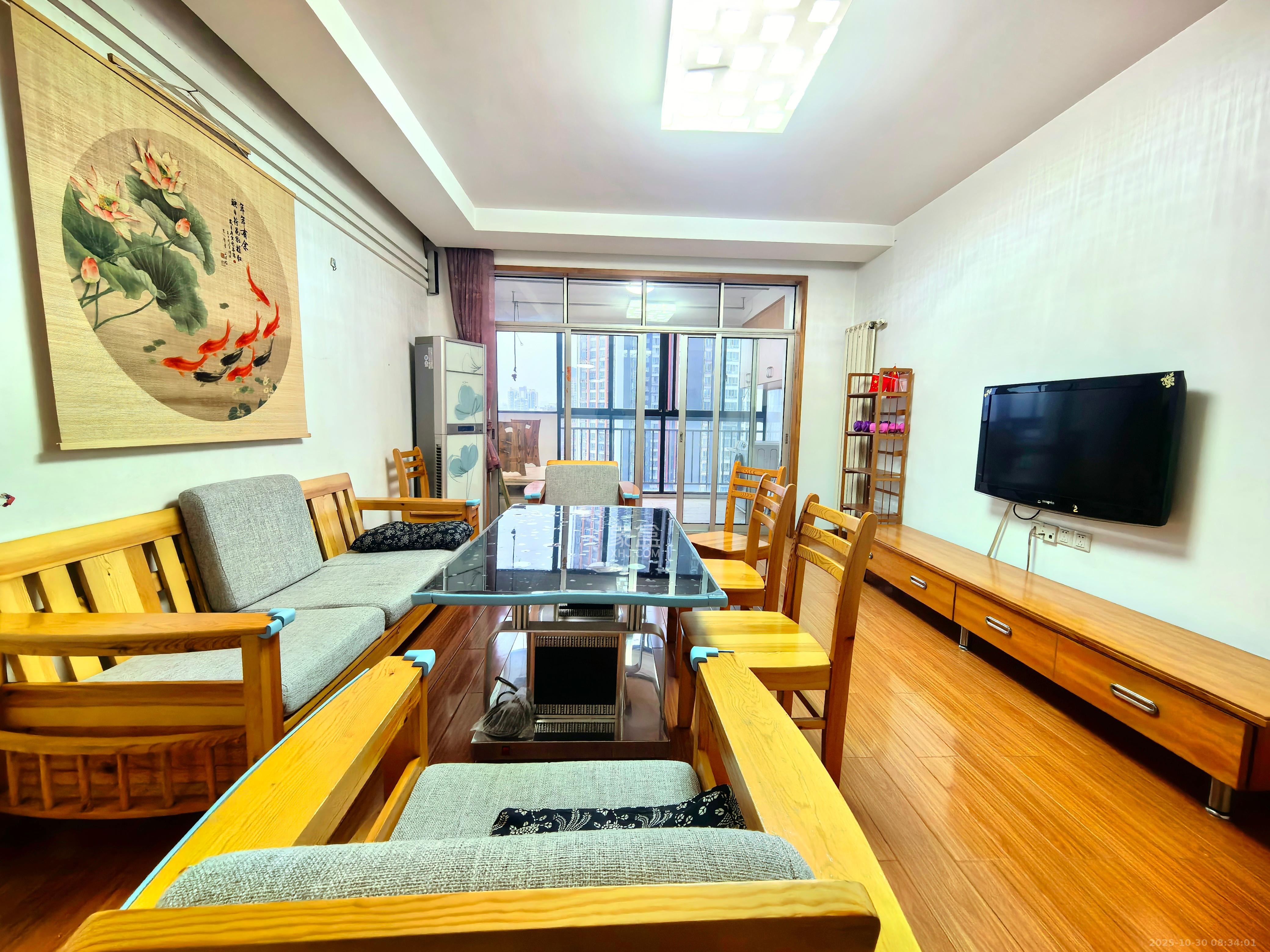 浏阳河畔家园  3室2厅2卫    2600.0元/月