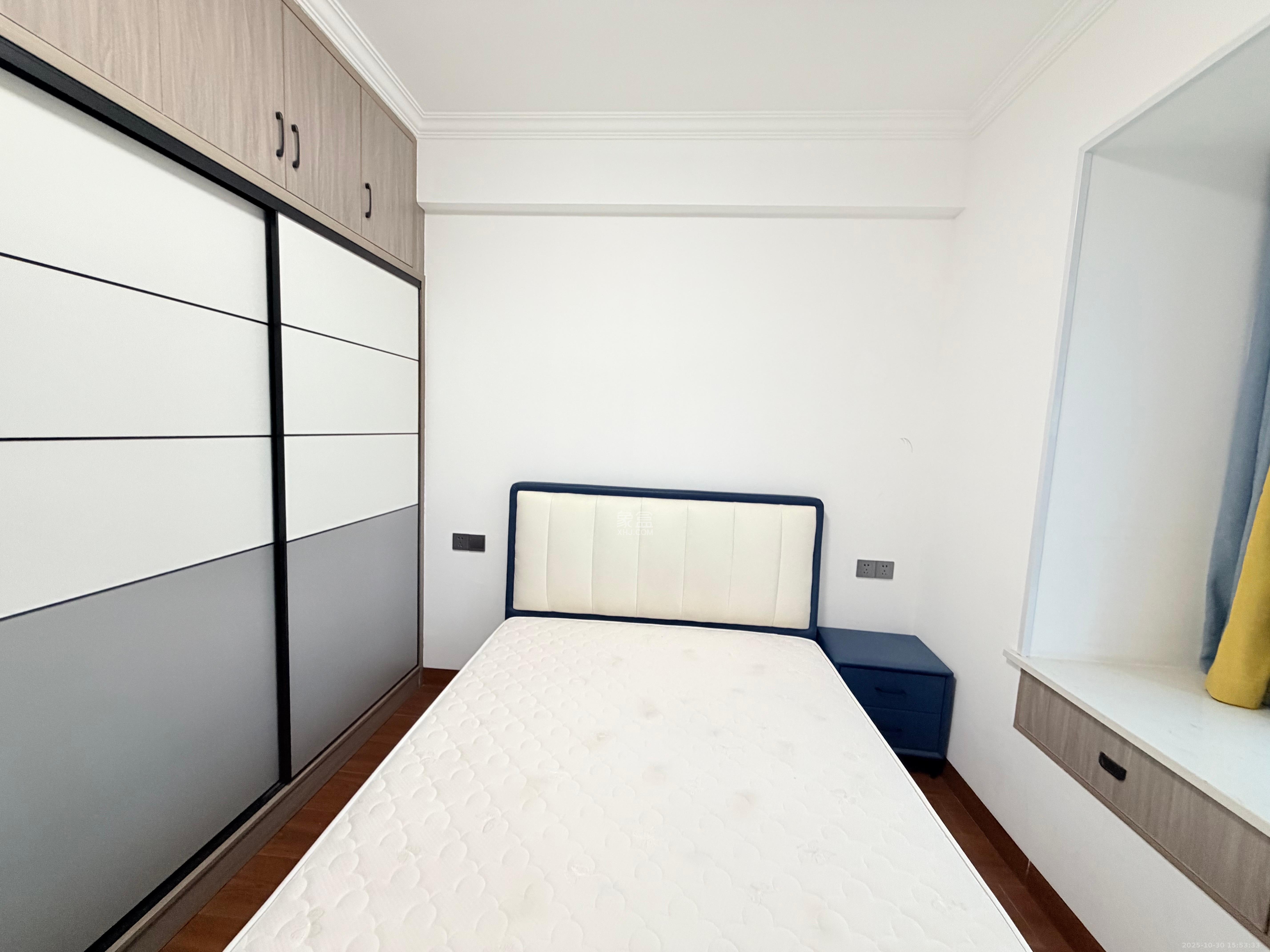 长房东旭国际  4室2厅2卫    4000.0元/月室内图