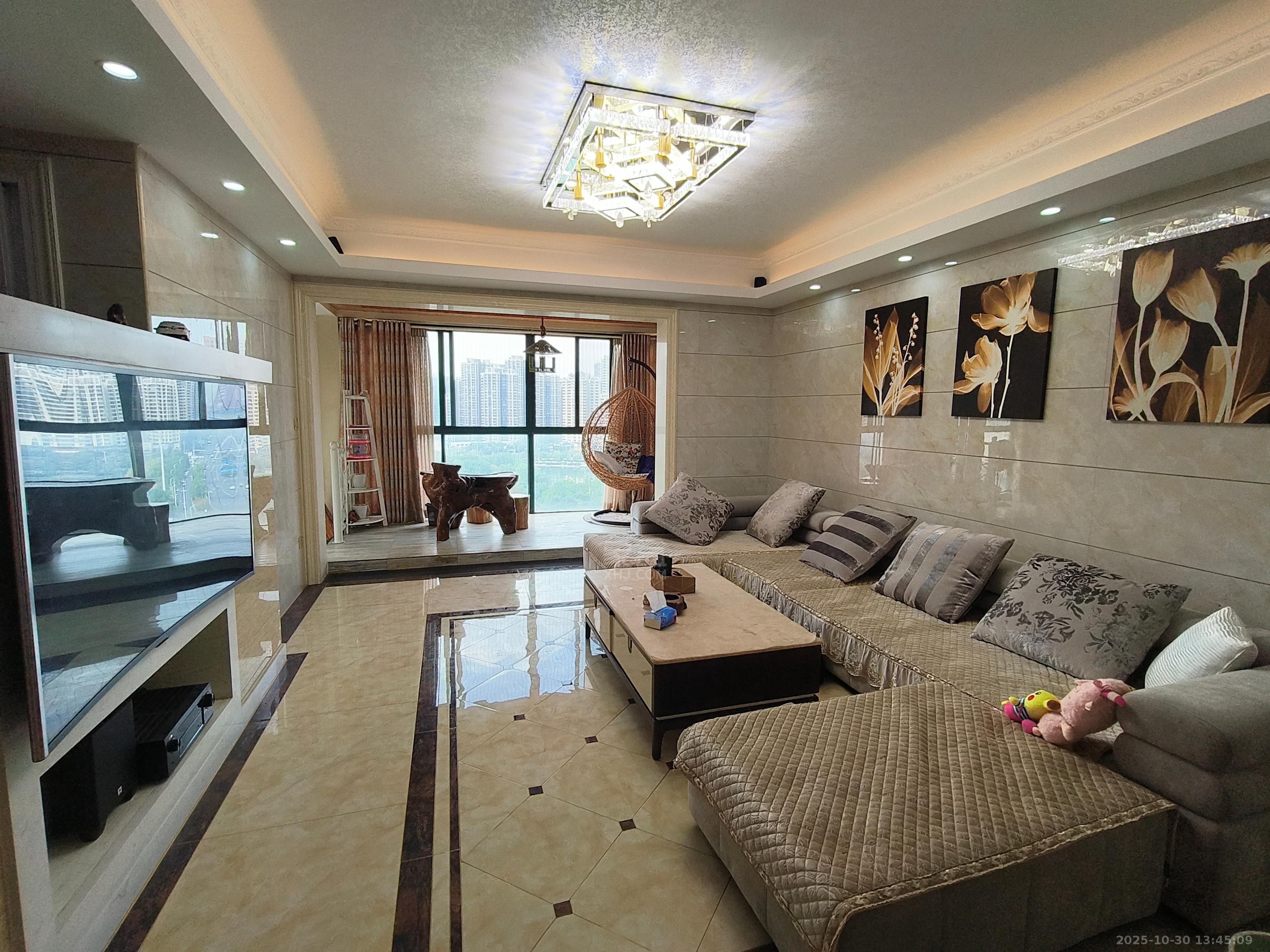 湖景名城 3室2厅2卫 1900.0元/月 湖景名城 3室2厅2卫 1900.0元/月室内图