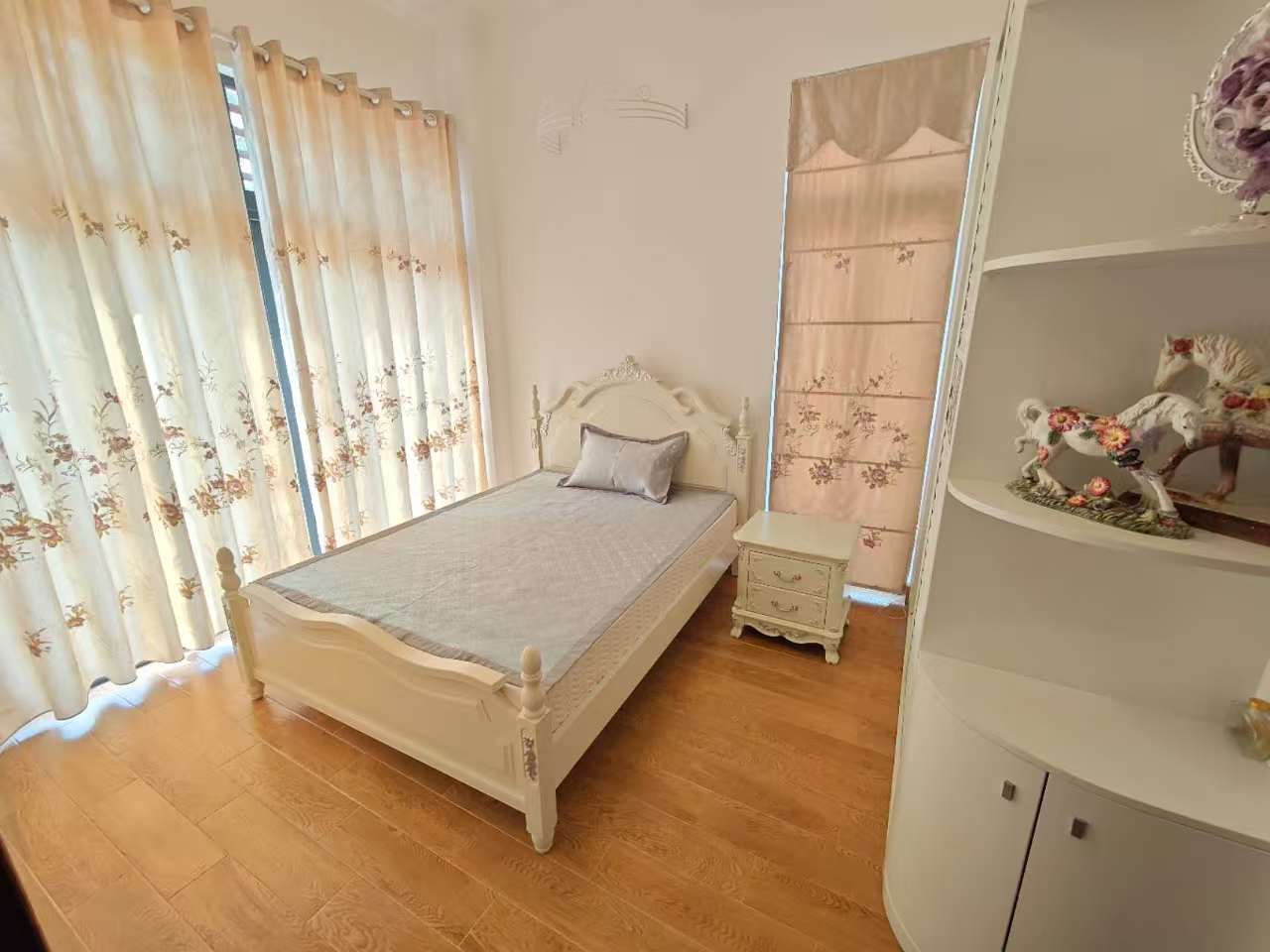 鸿洲江山  7室4厅3卫    18000.0元/月室内图