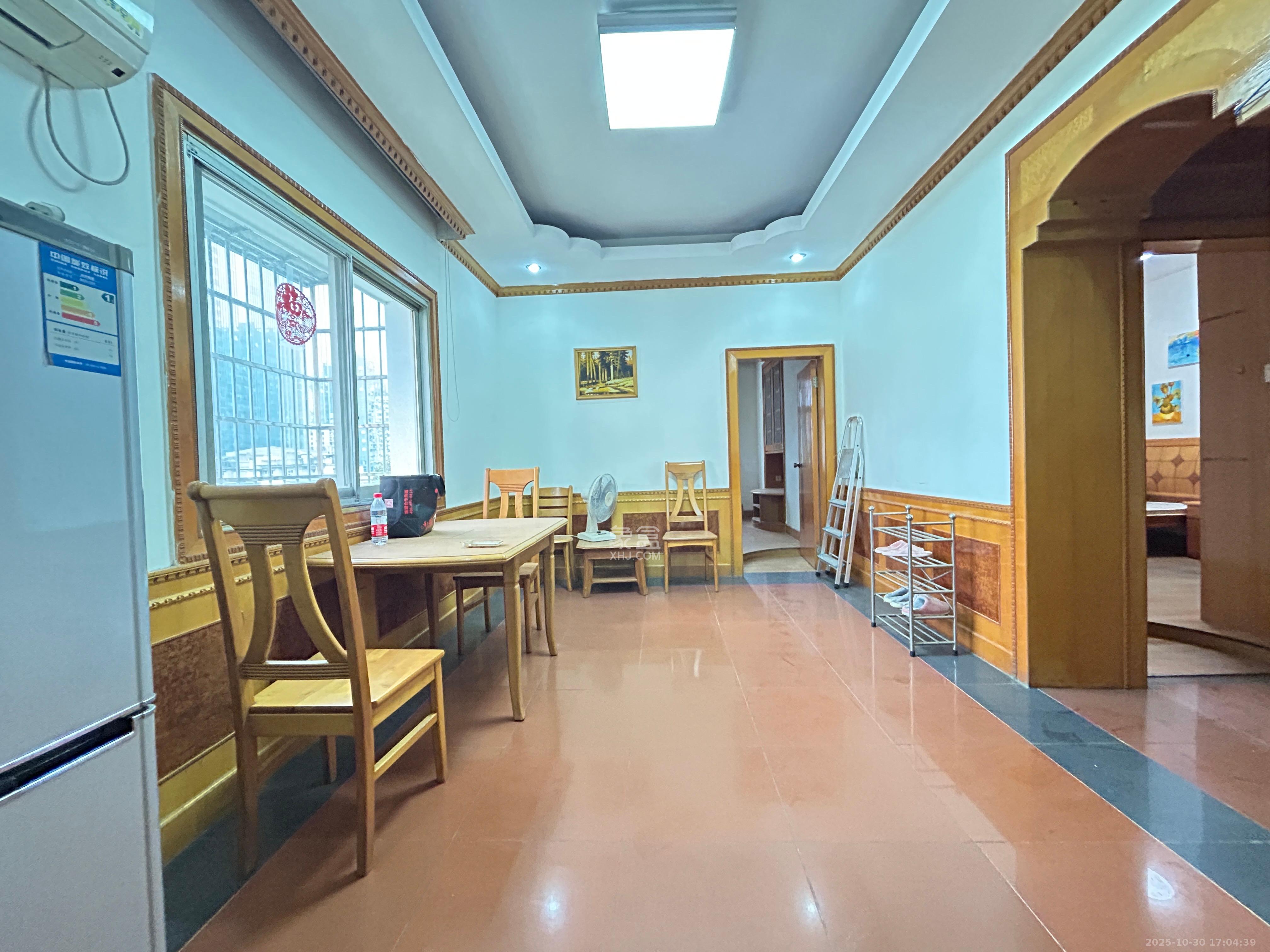 湘雅医院职工宿舍南院  2室2厅1卫    1680.0元/月 湘雅医院职工宿舍南院  2室2厅1卫    1680.0元/月室内图1