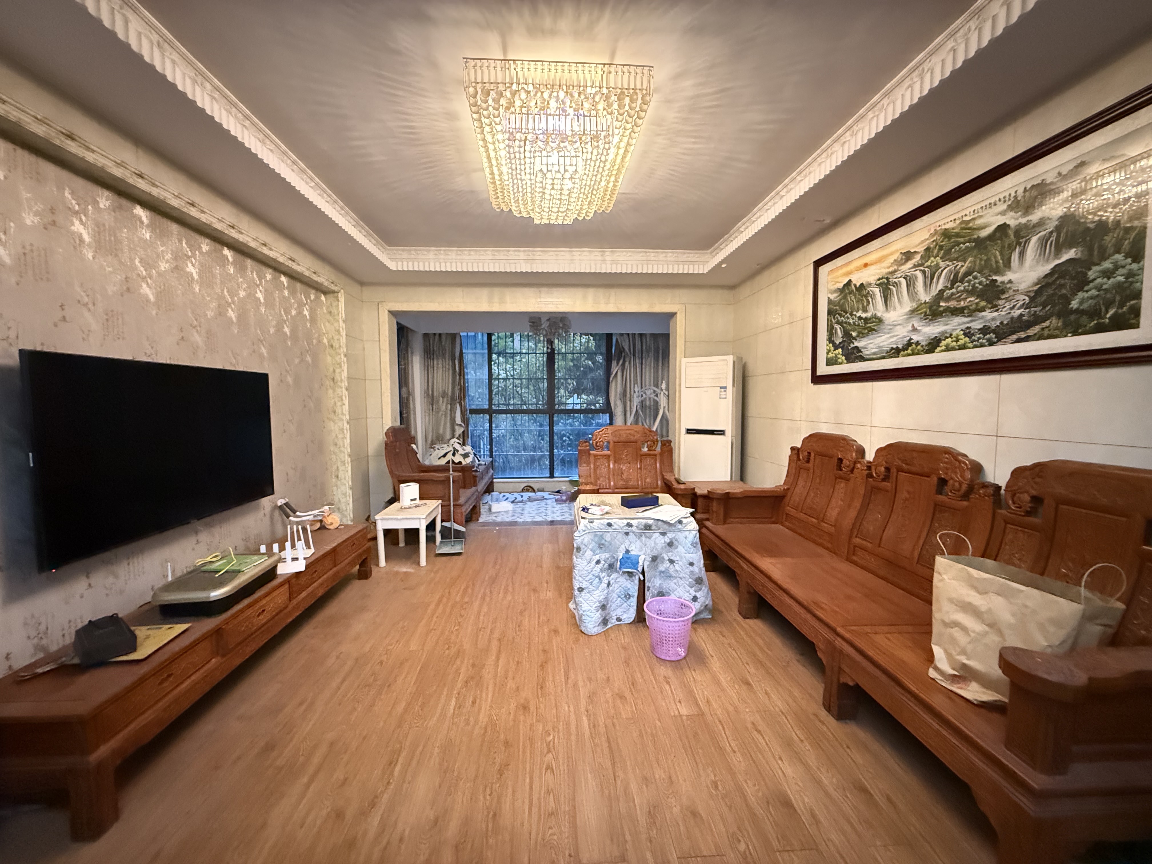 长湖峰境  1室0厅0卫    2500.0元/月