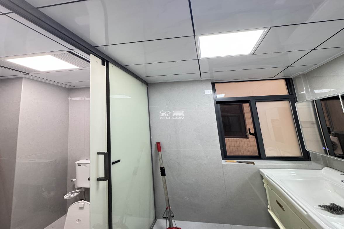 融冠亲城 4室2厅2卫 2800.0元/月 融冠亲城 4室2厅2卫 2800.0元/月室内图