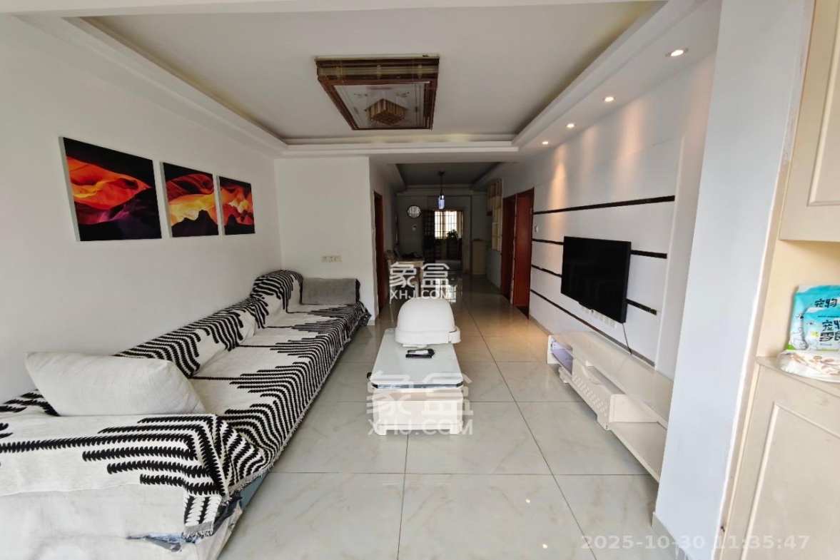 万国城(当代满庭春MOMA)三期 1室2厅2卫 2200.0元/月 万国城(当代满庭春MOMA)三期 1室2厅2卫 2200.0元/月室内图