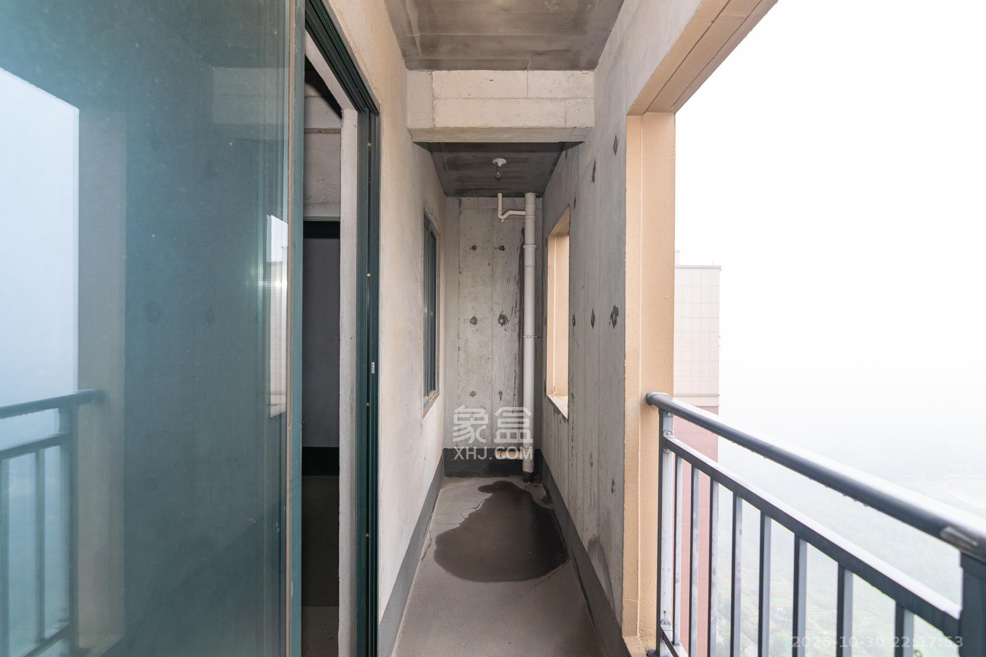 凯尔花缇紫郡  4室2厅2卫    72.0万阳台