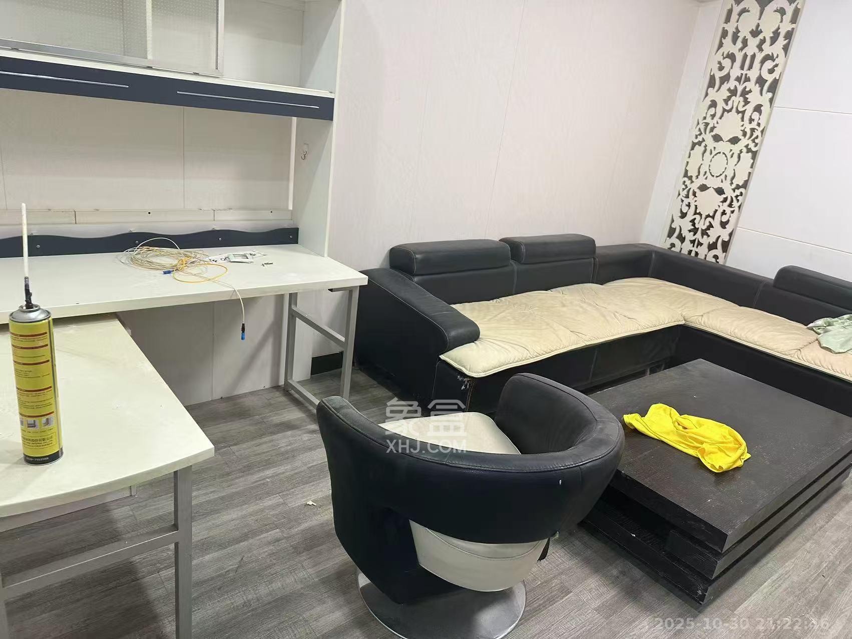 上城星座  1室1厅1卫    1980.0元/月 上城星座  1室1厅1卫    1980.0元/月室内图1