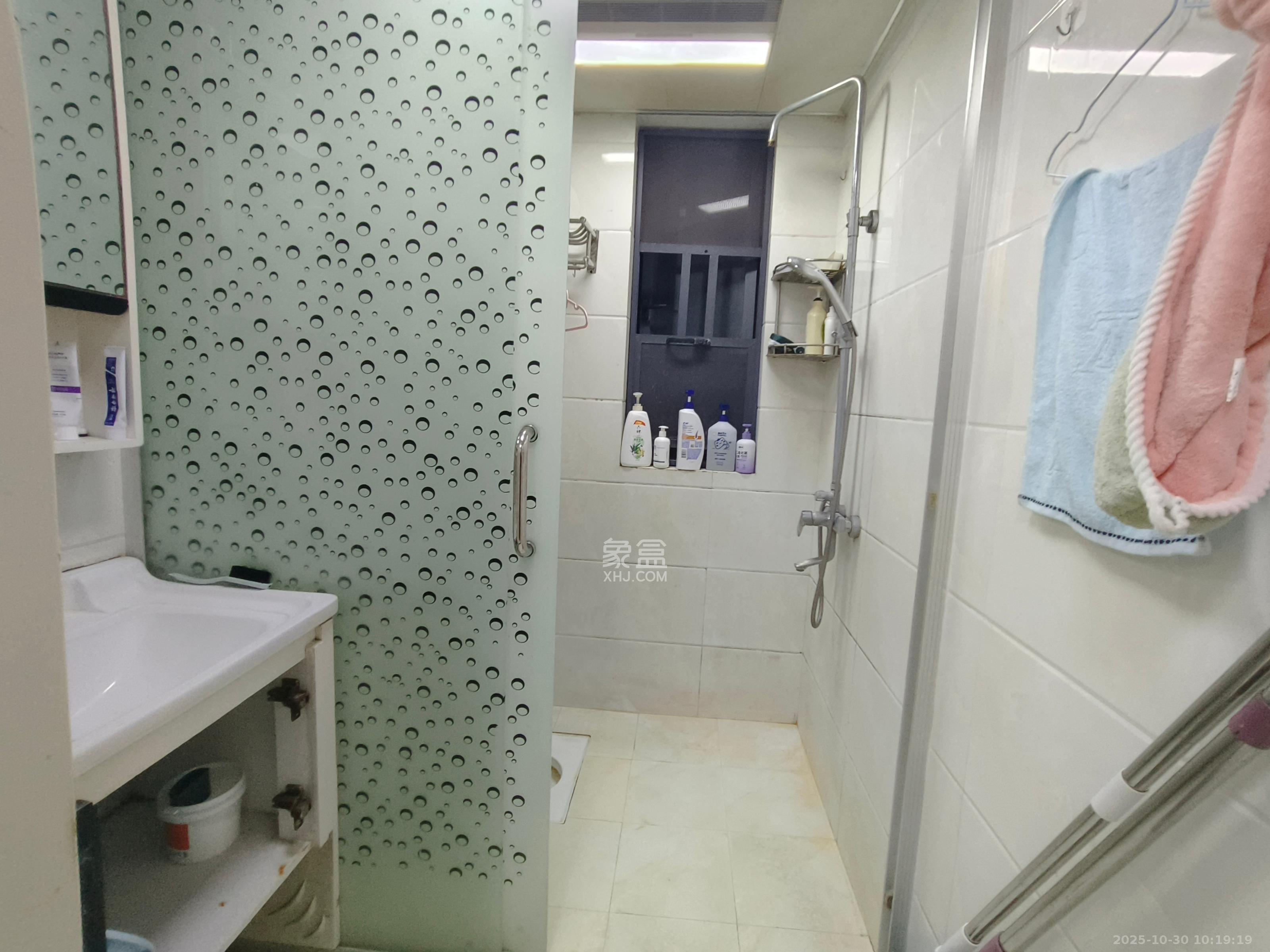 荣盛花语馨苑  3室1厅0卫    2500.0元/月 荣盛花语馨苑  3室1厅0卫    2500.0元/月室内图