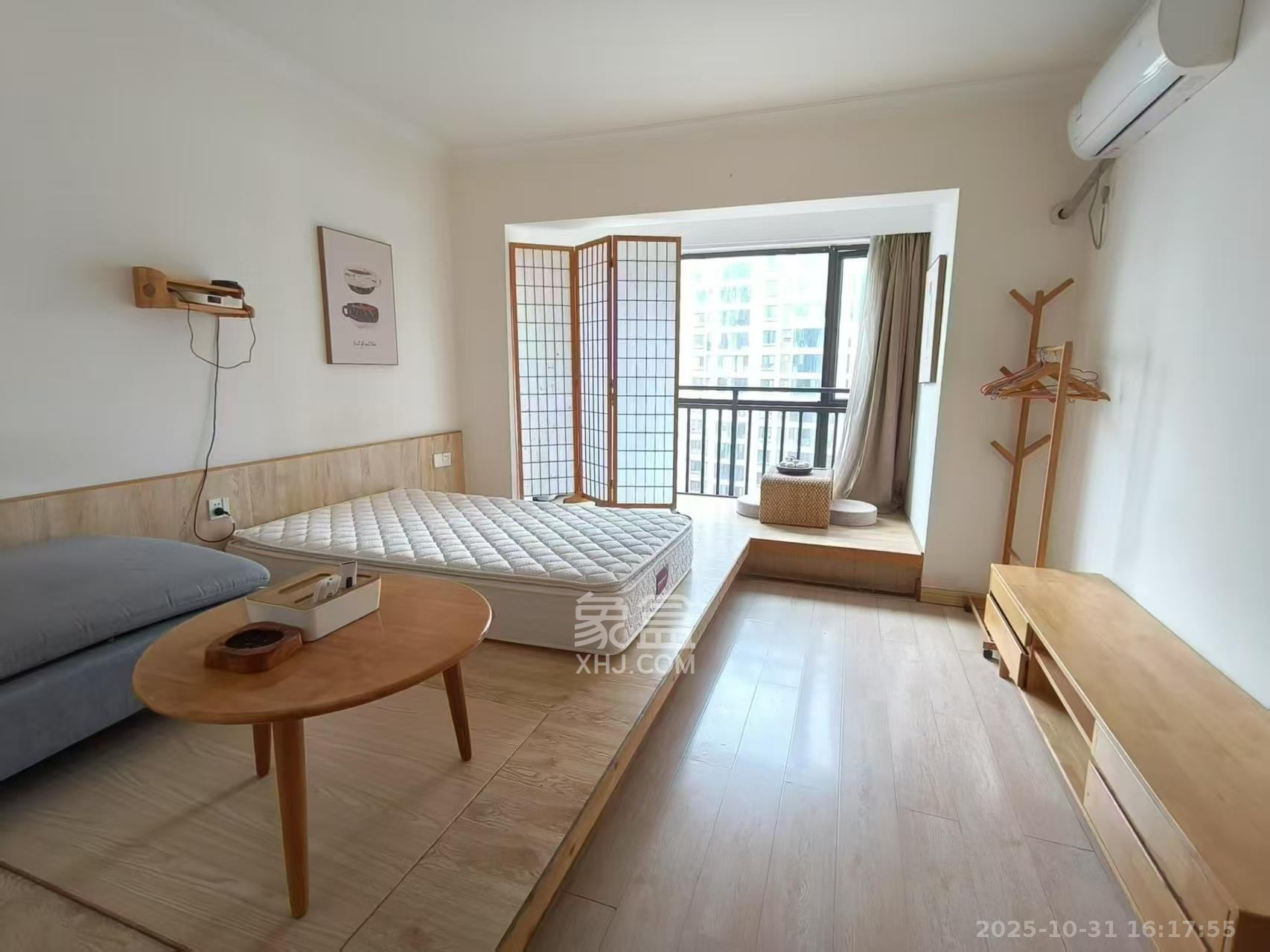 五江天街北区  1室1厅1卫    1300.0元/月