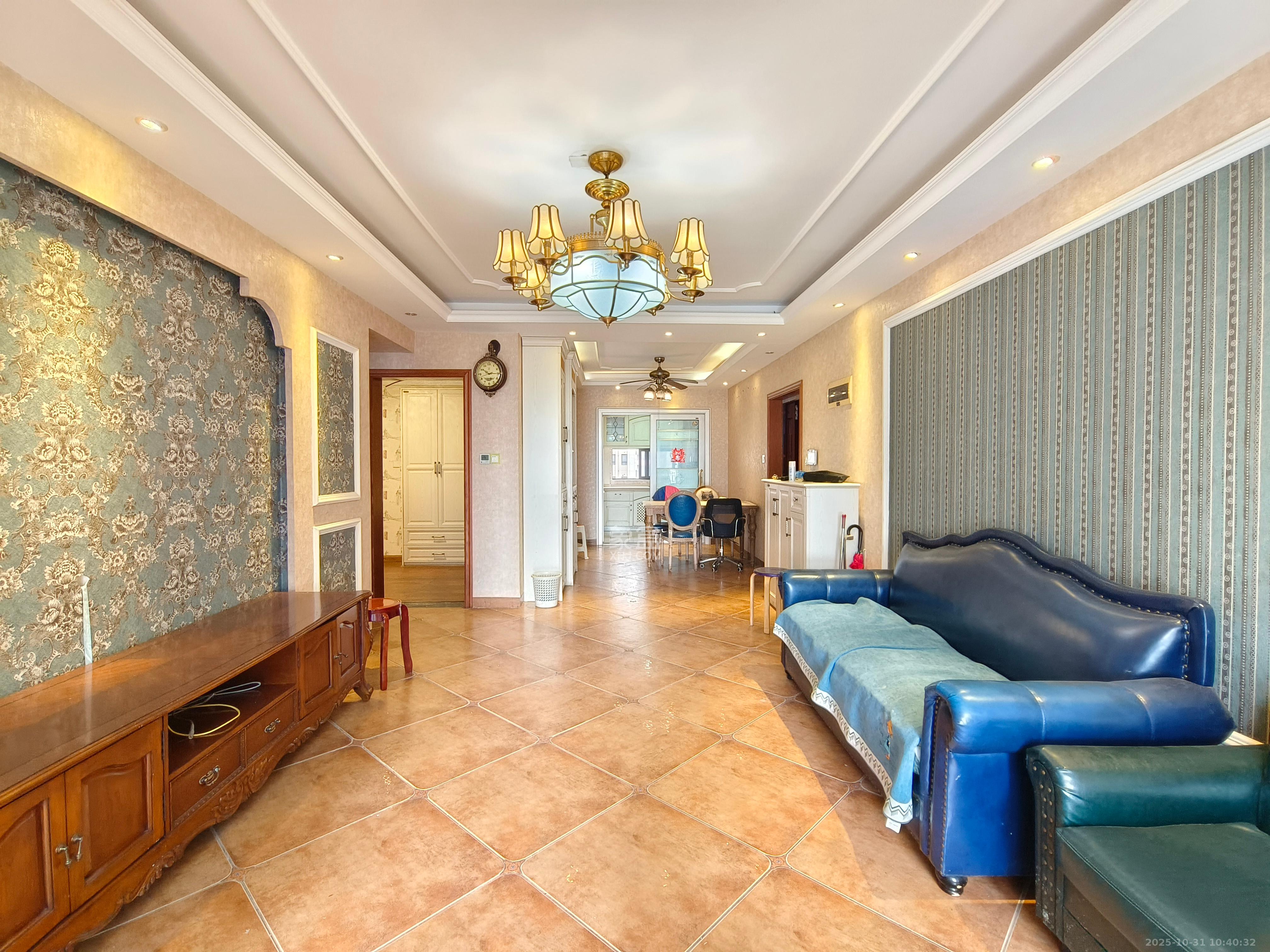 绿地中央广场  3室2厅1卫    3000.0元/月 绿地中央广场  3室2厅1卫    3000.0元/月室内图