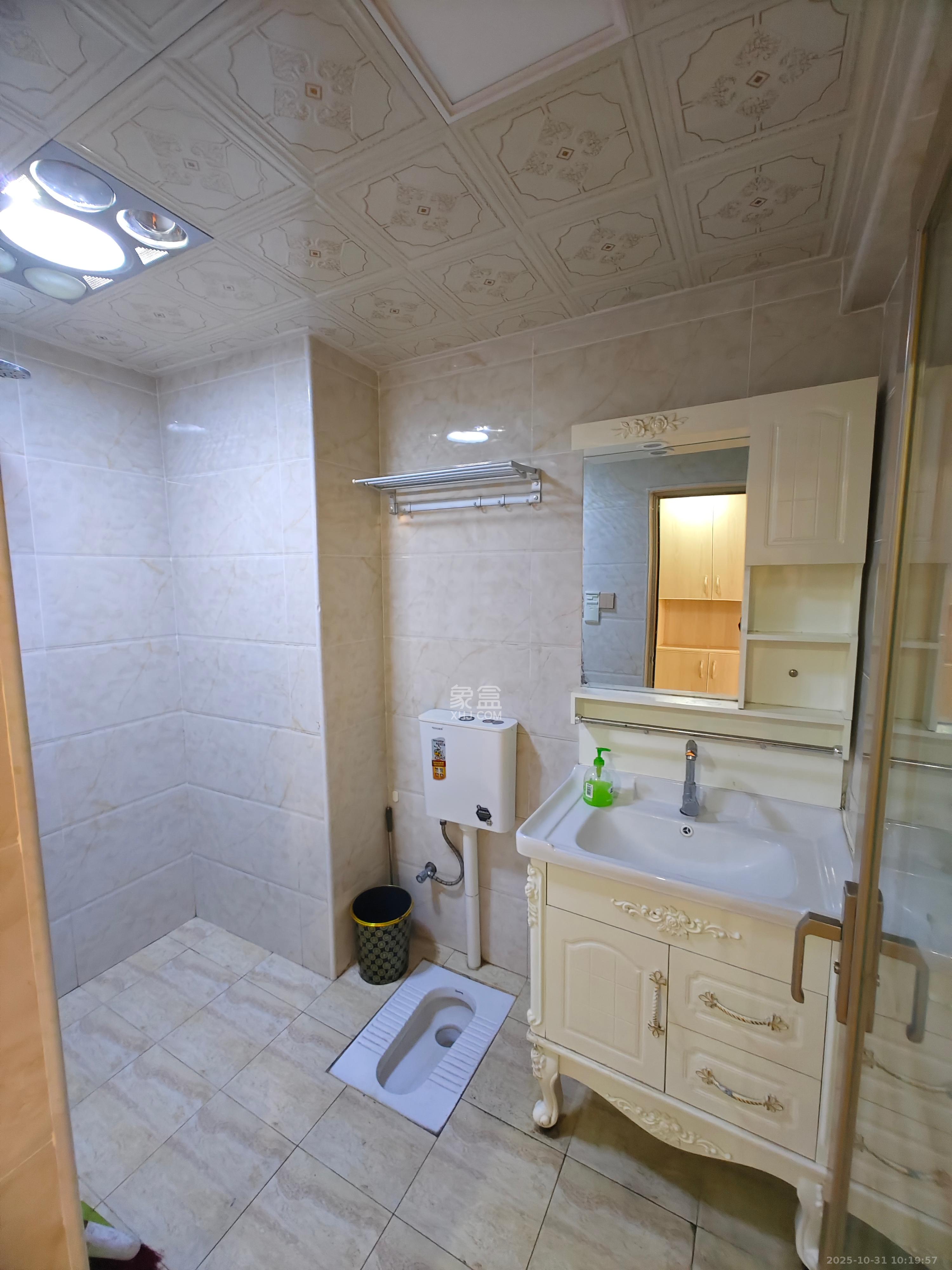 东友星座  1室1厅1卫    1800.0元/月室内图