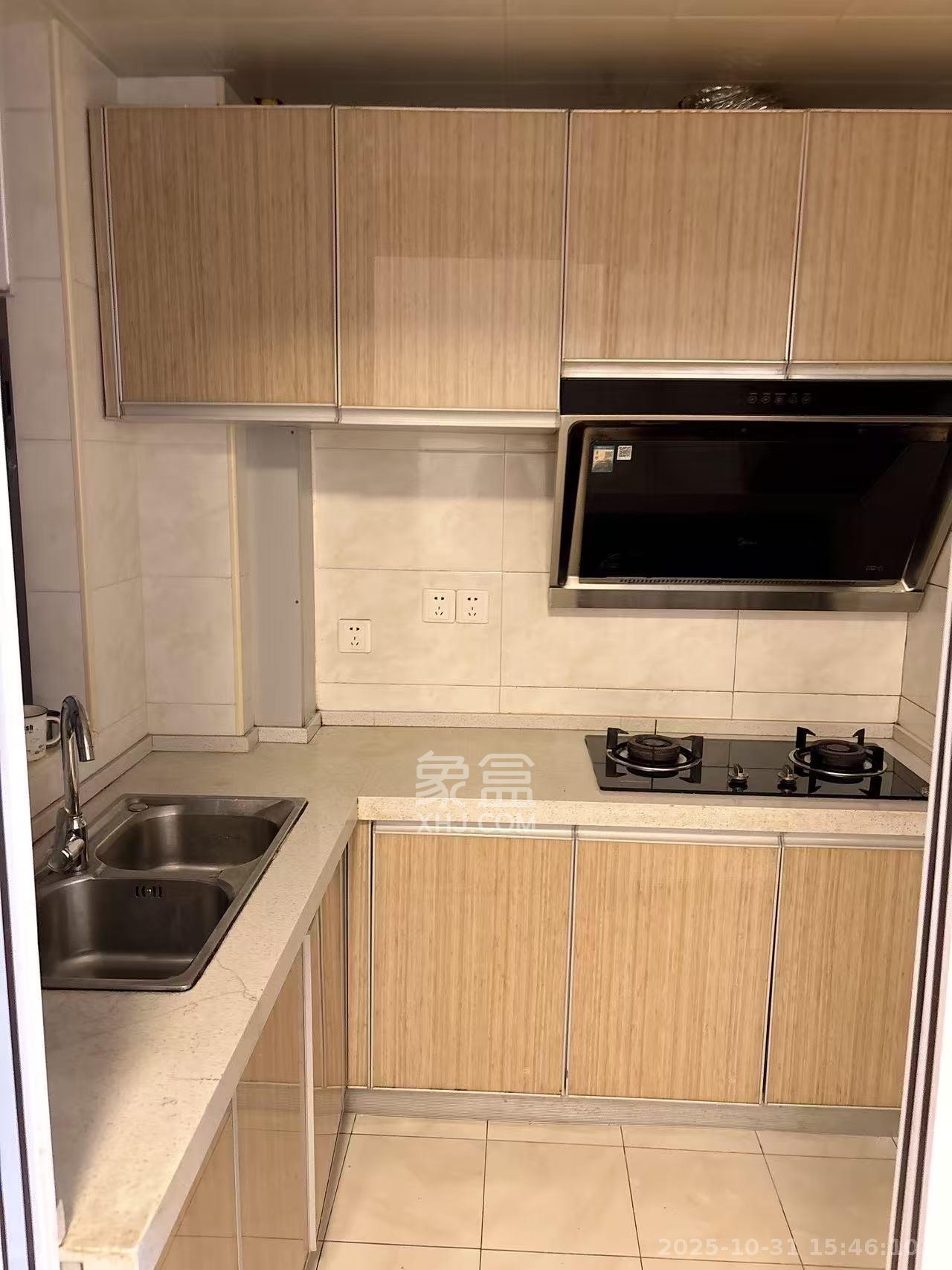 明昇壹城(明昇时代广场)一期  3室2厅1卫    2400.0元/月 明昇壹城(明昇时代广场)一期  3室2厅1卫    2400.0元/月室内图