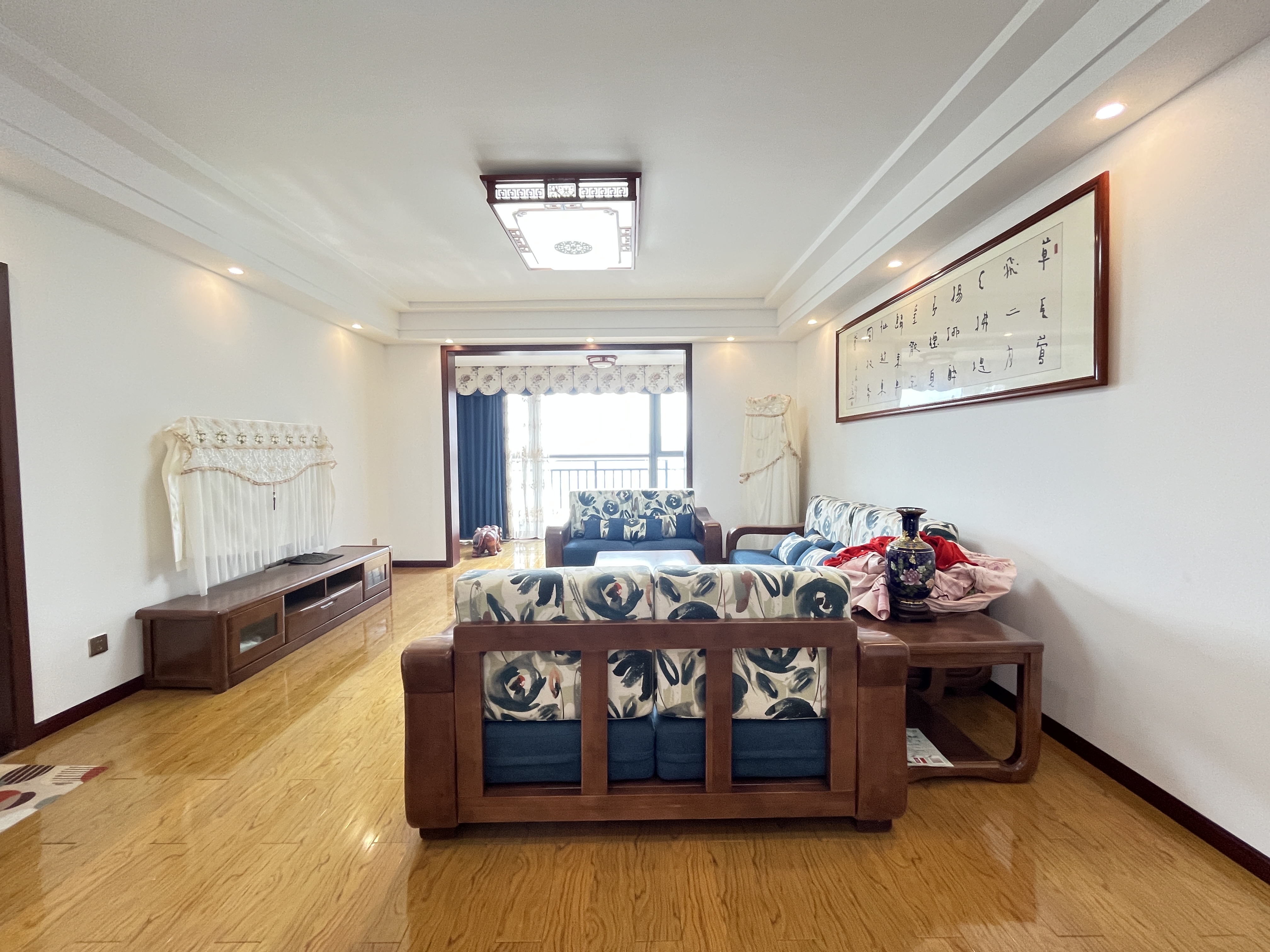 鑫成君泰  4室2厅2卫    99.8万