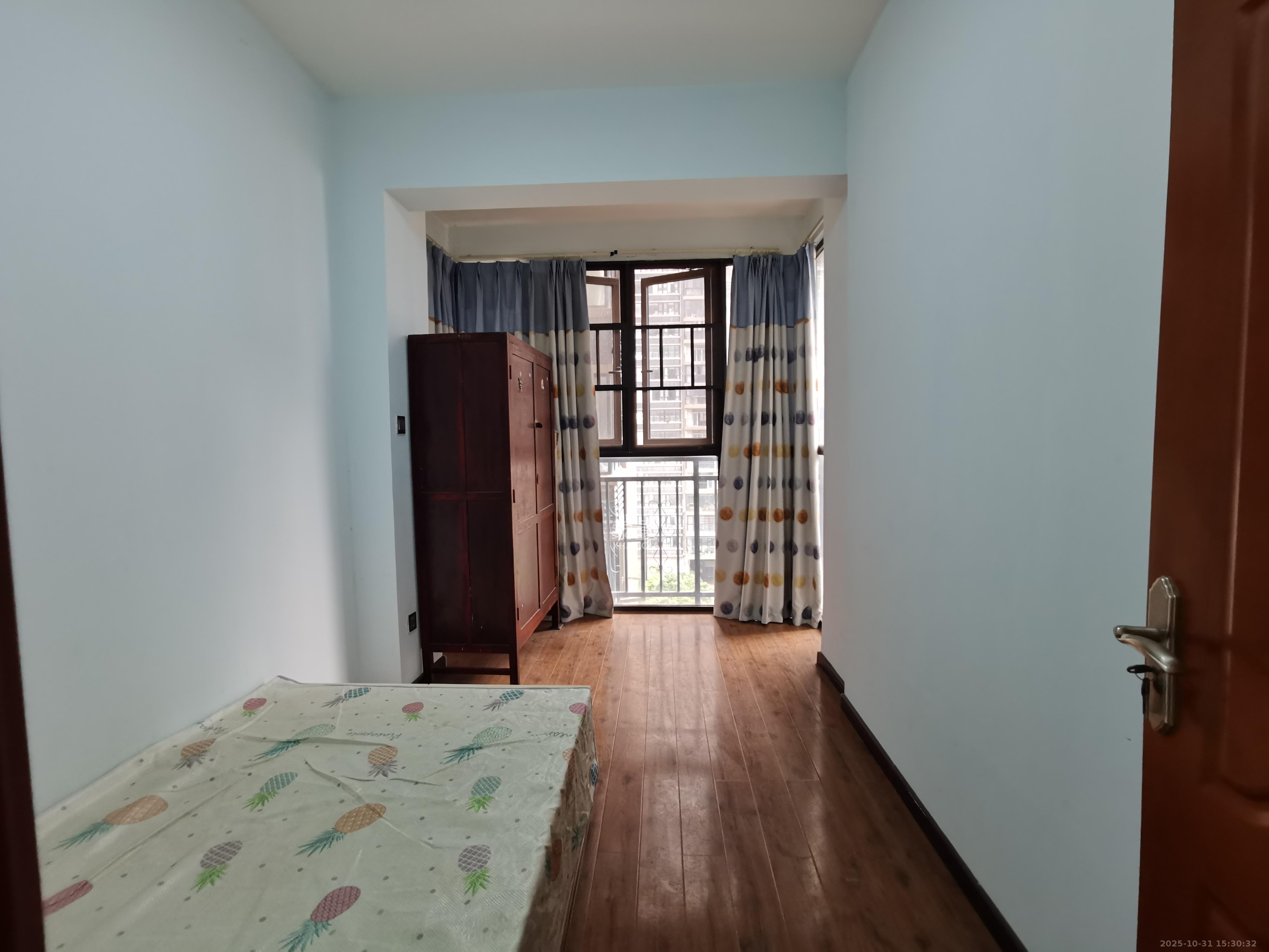 金鼎公园尚 4室2厅2卫 2200.0元/月 金鼎公园尚 4室2厅2卫 2200.0元/月室内图