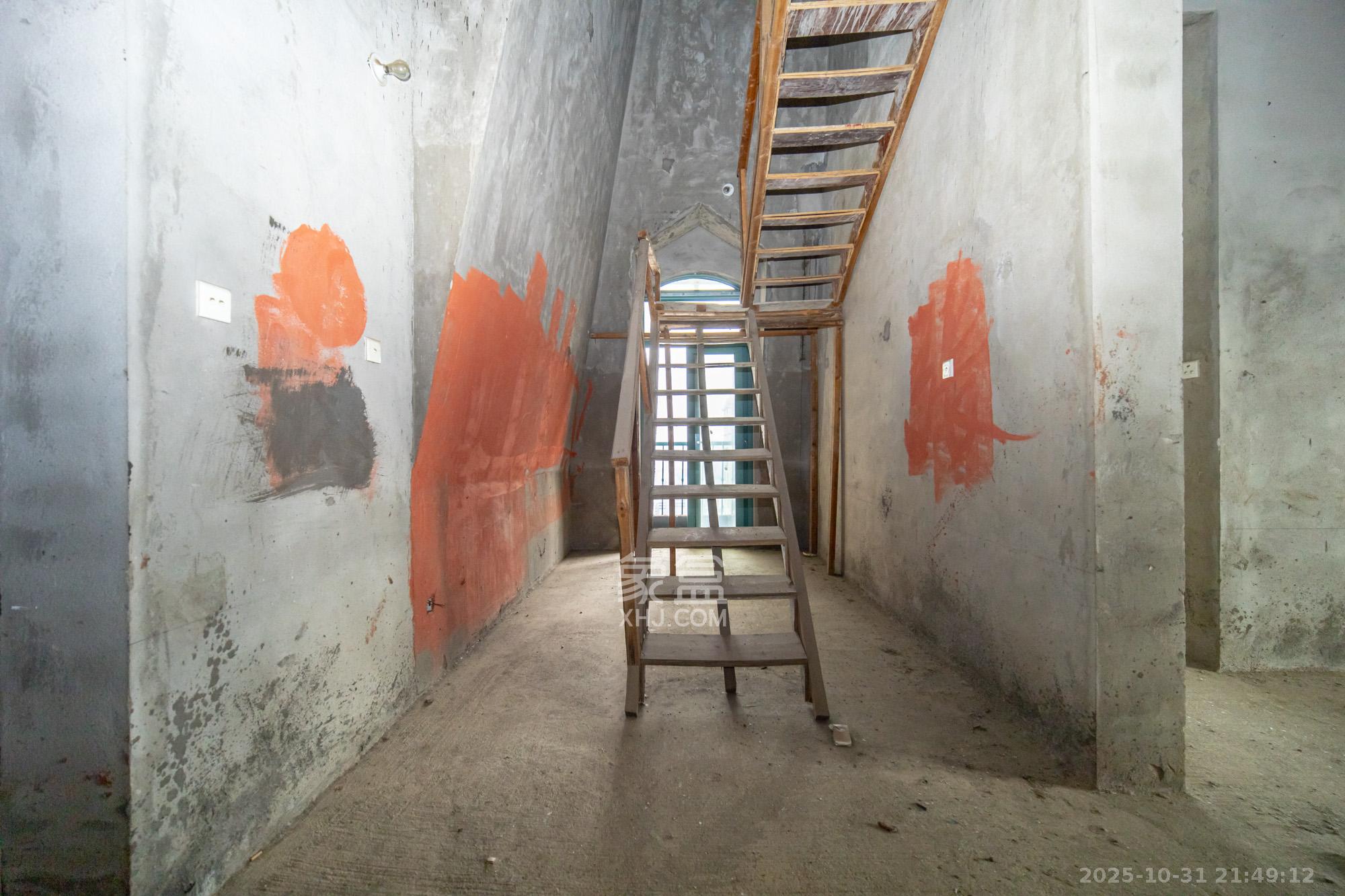 蝴蝶谷 4室2厅2卫 53.0万 蝴蝶谷 4室2厅2卫 53.0万其他